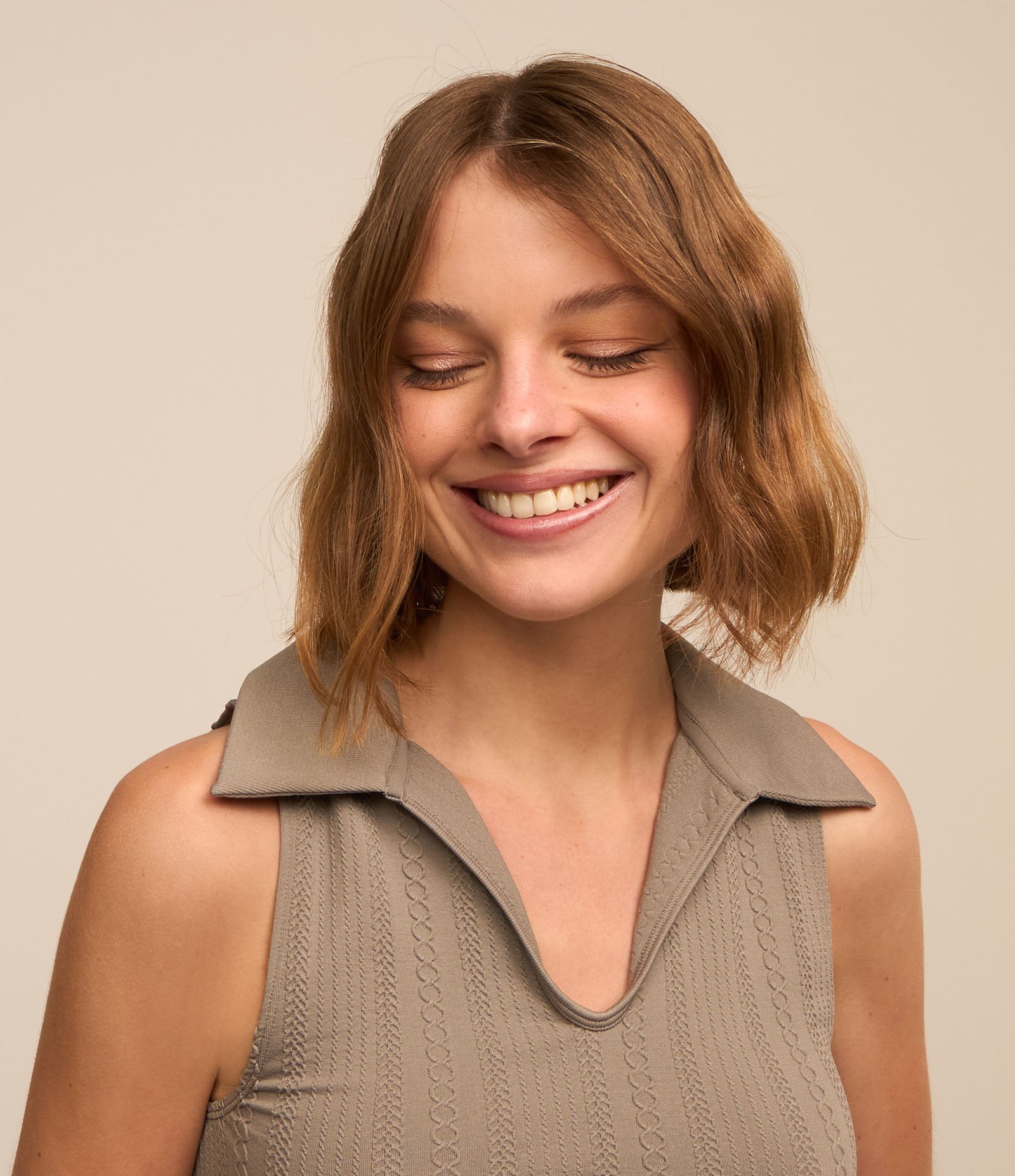 Blusa Cropped Seamless com Gola Polo Cinza 3