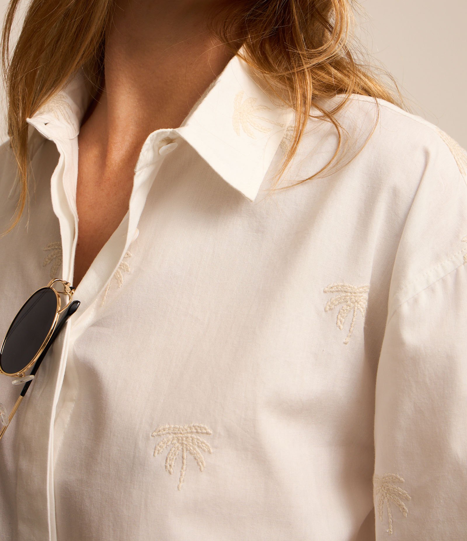 Camisa em Algodão com Coqueiros Bordados Branco 4
