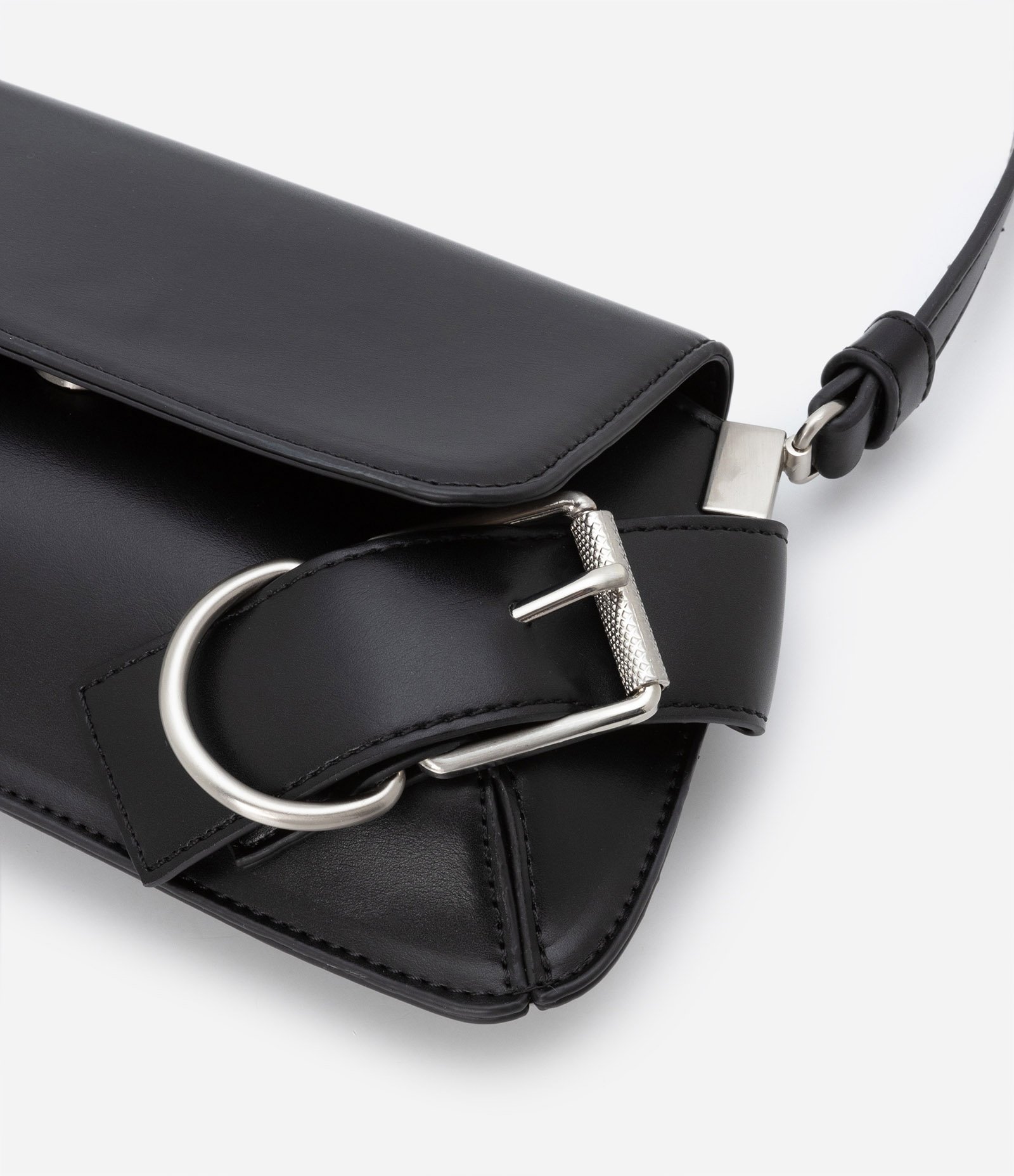 Bolsa Baguete Pequena com Detalhes de Fivelas Preto 6