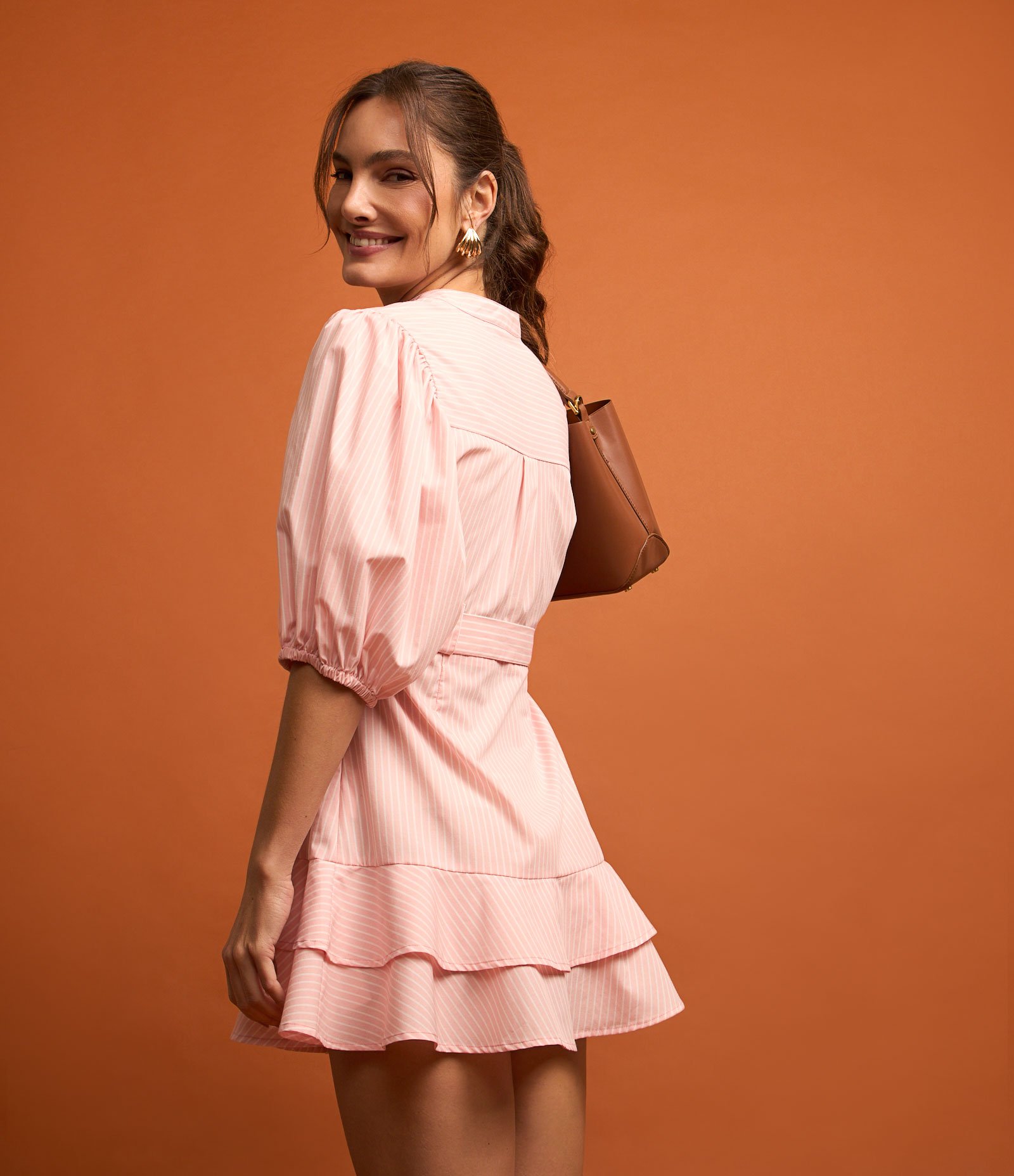 Vestido em Tricoline com Manga Bufante e Babados Rosa 3