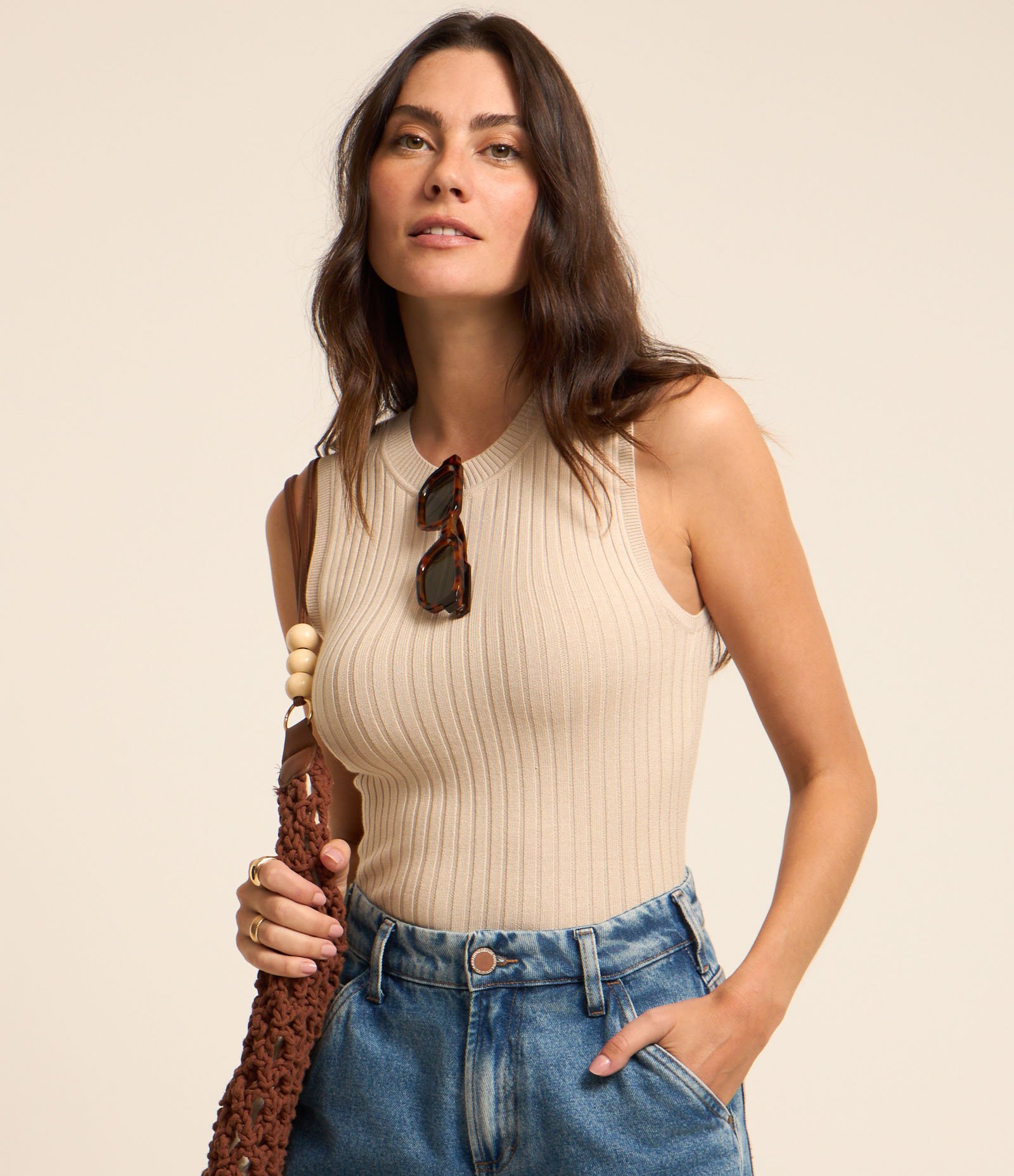 Blusa sem Manga em Viscose com Detalhe Vazado e Textura Canelada Off White 1