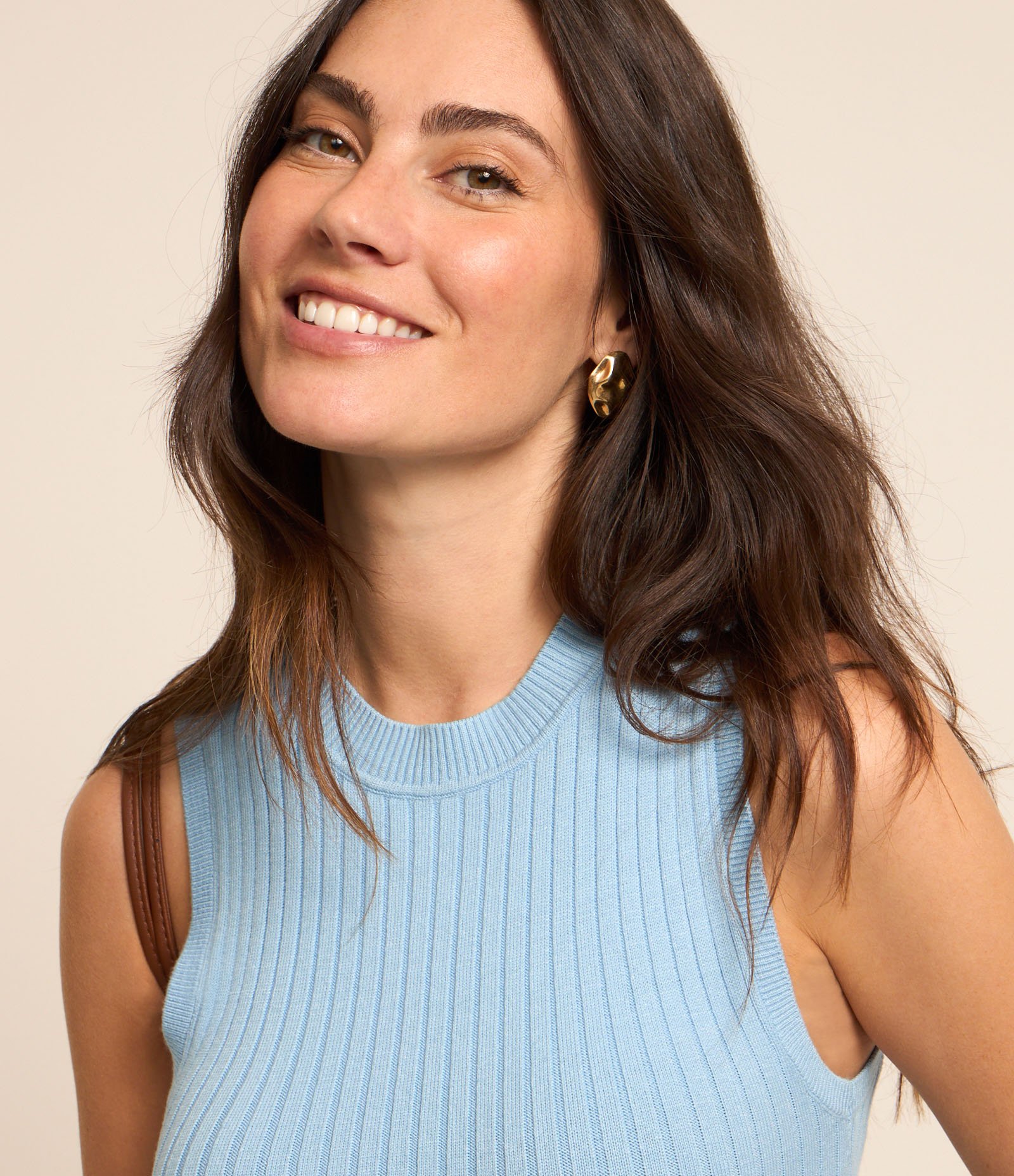 Blusa sem Manga em Viscose com Detalhe Vazado e Textura Canelada Azul 3