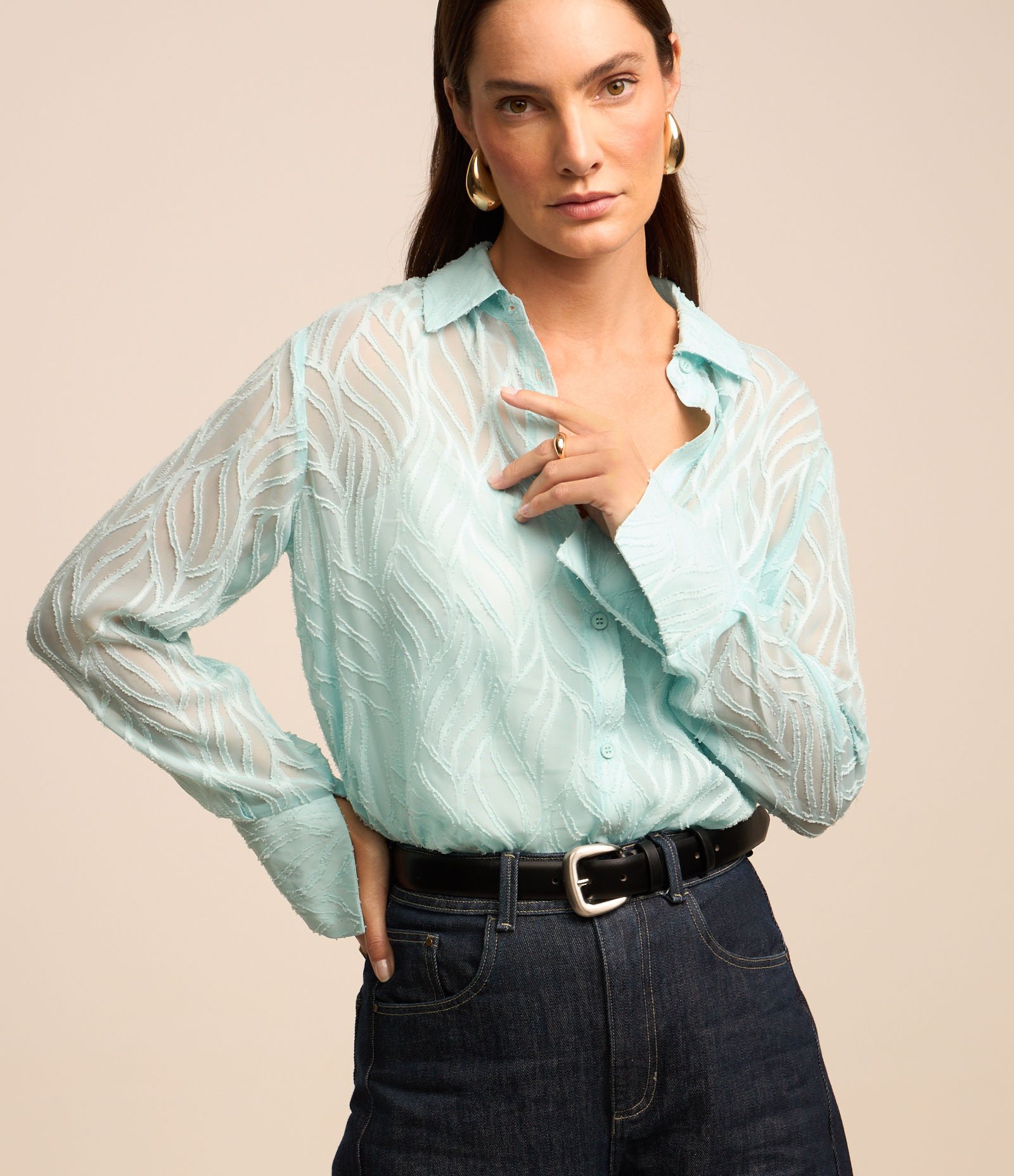 Camisa com Textura Jacquard e Leve Transparência Azul 2