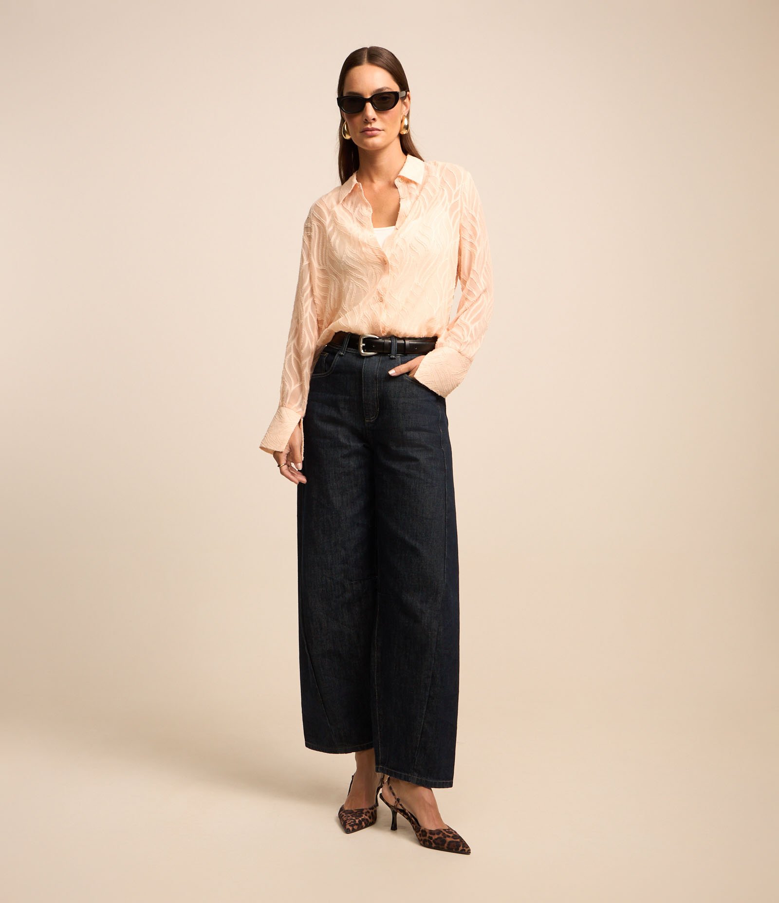 Camisa com Textura Jacquard e Leve Transparência 3