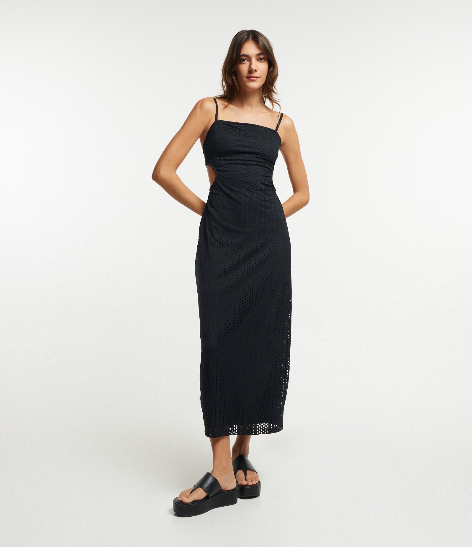 Vestido Midi Texturizado de Tela e Aberturas Laterais Preto 1