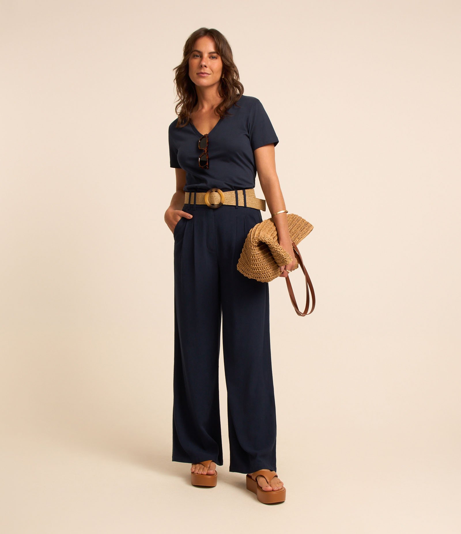 Calça Wide Leg em Viscolinho com Pregas 1