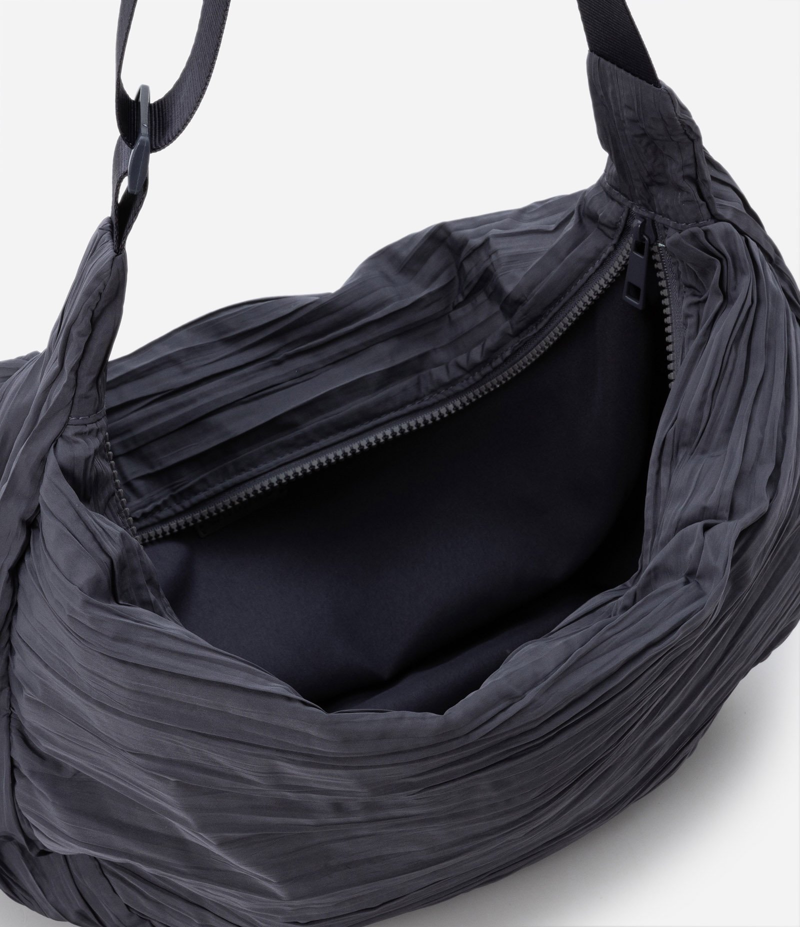 Bolsa Hobo Shoulder Média com Alça Transversal Regulável 4