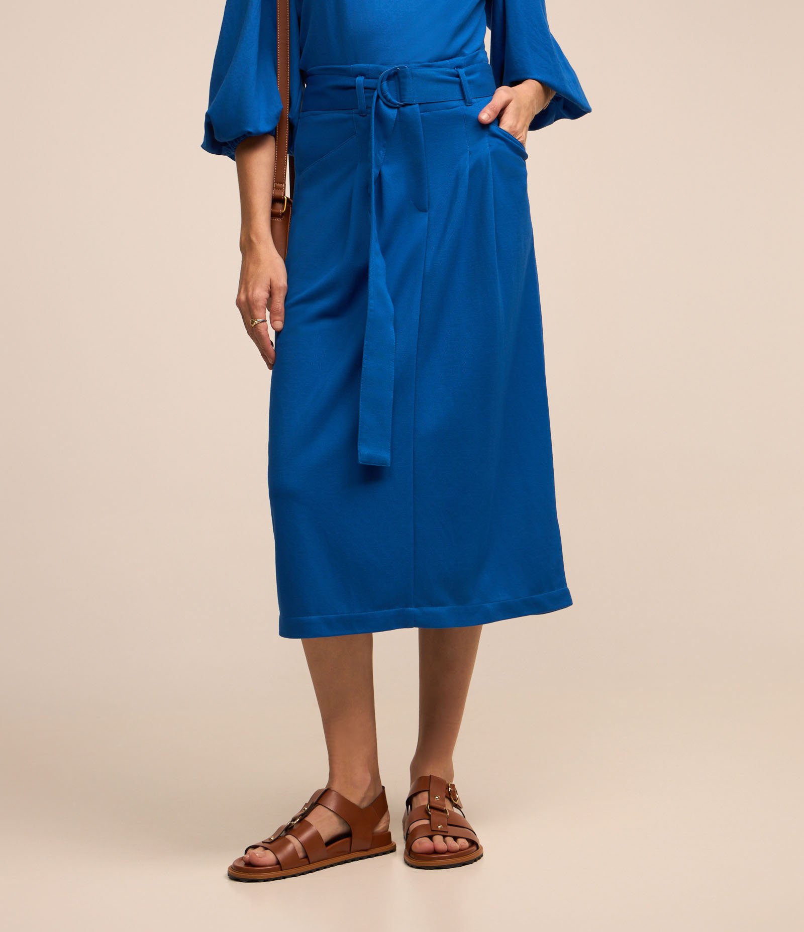 Saia Midi em Viscose com Cinto Fivela e Pregas Frontais Azul 3