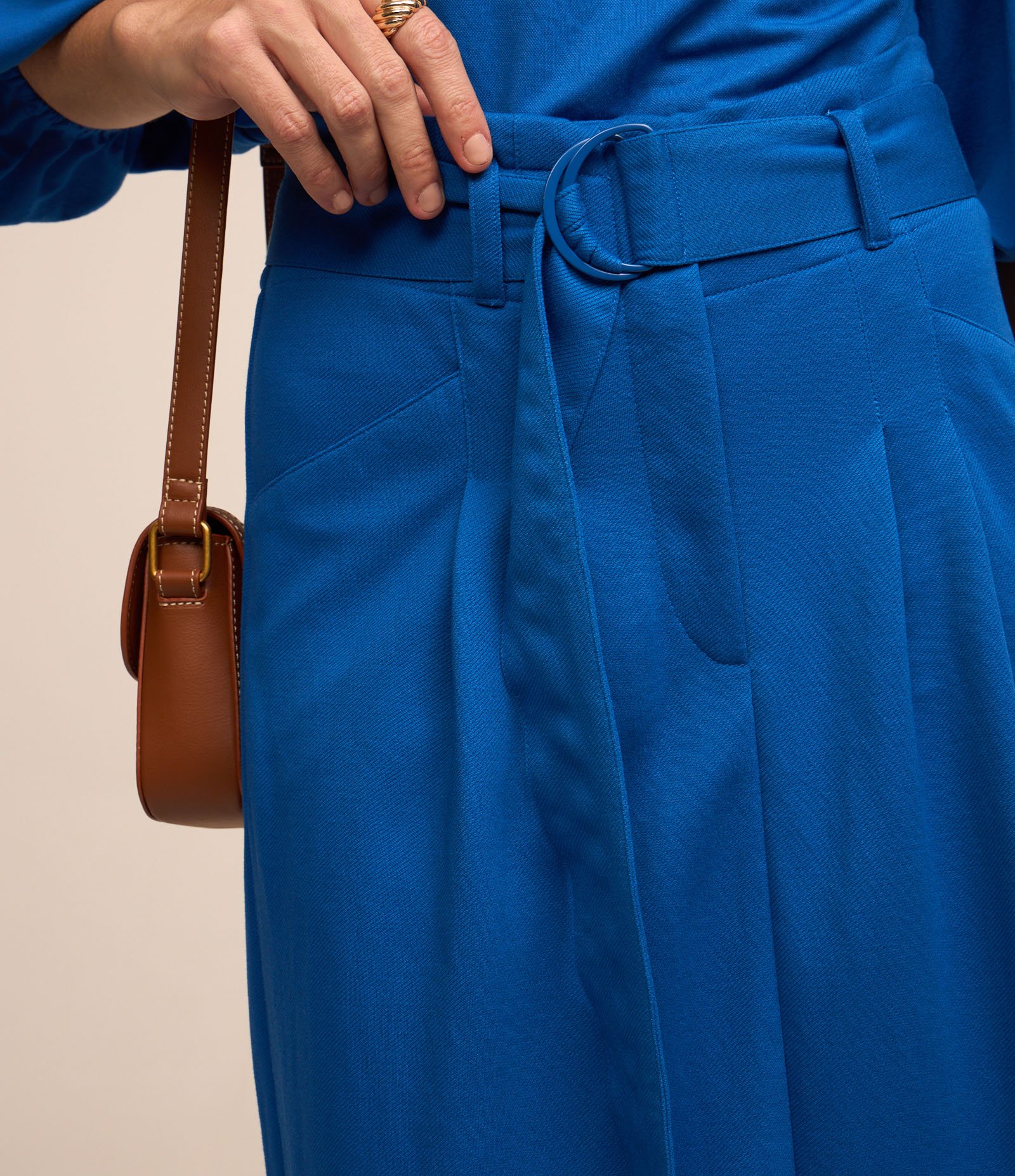 Saia Midi em Viscose com Cinto Fivela e Pregas Frontais Azul 4