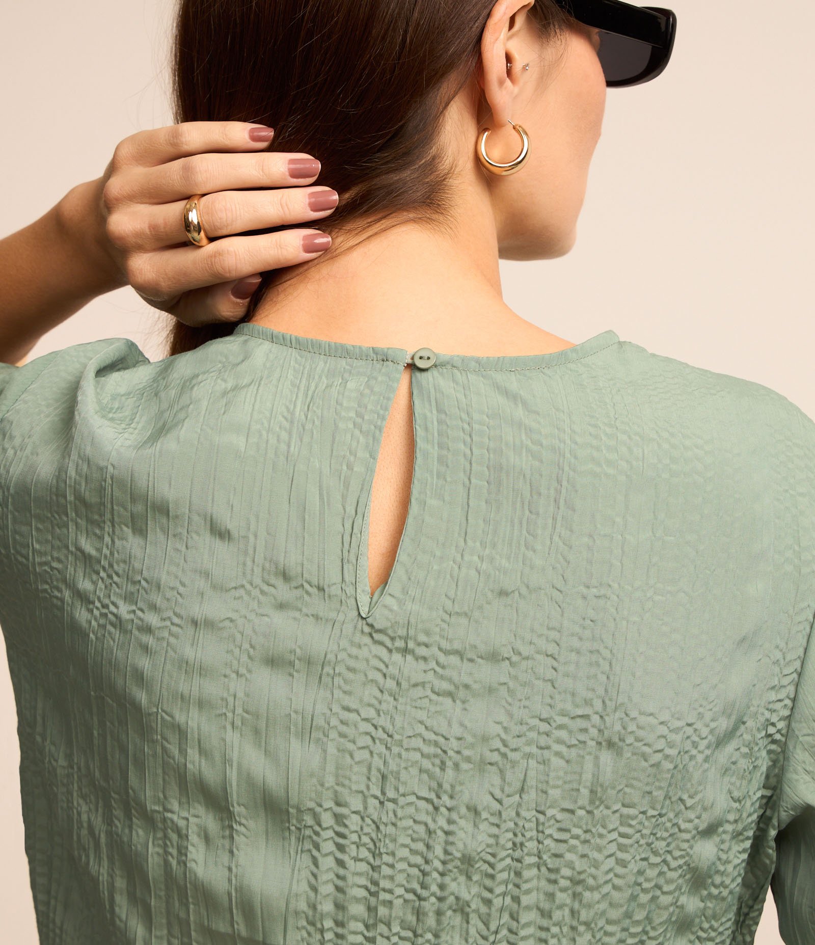 Blusa Acetinada com Efeito Airflow Verde 4