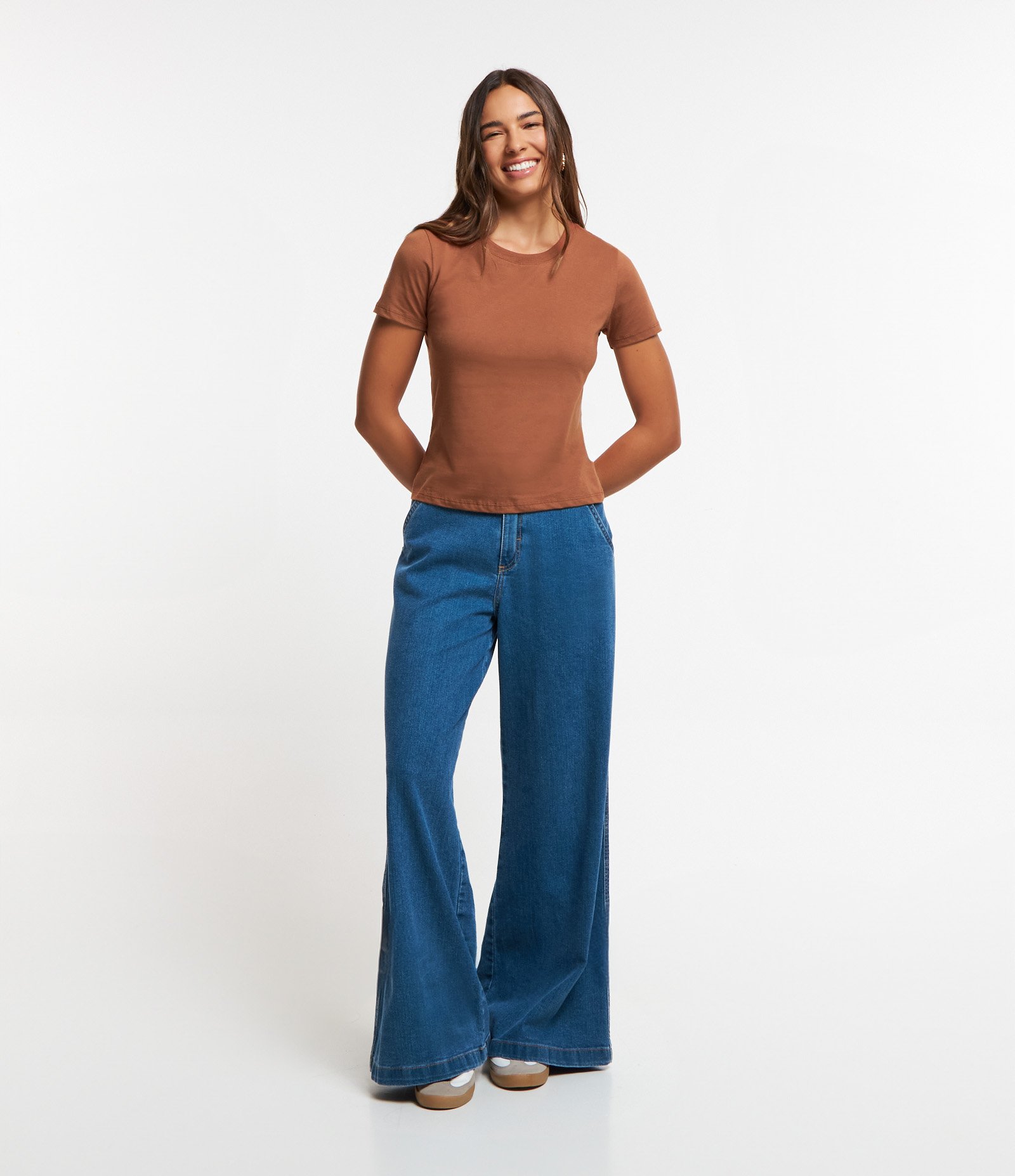 Camiseta Regular Básica em Algodão 2