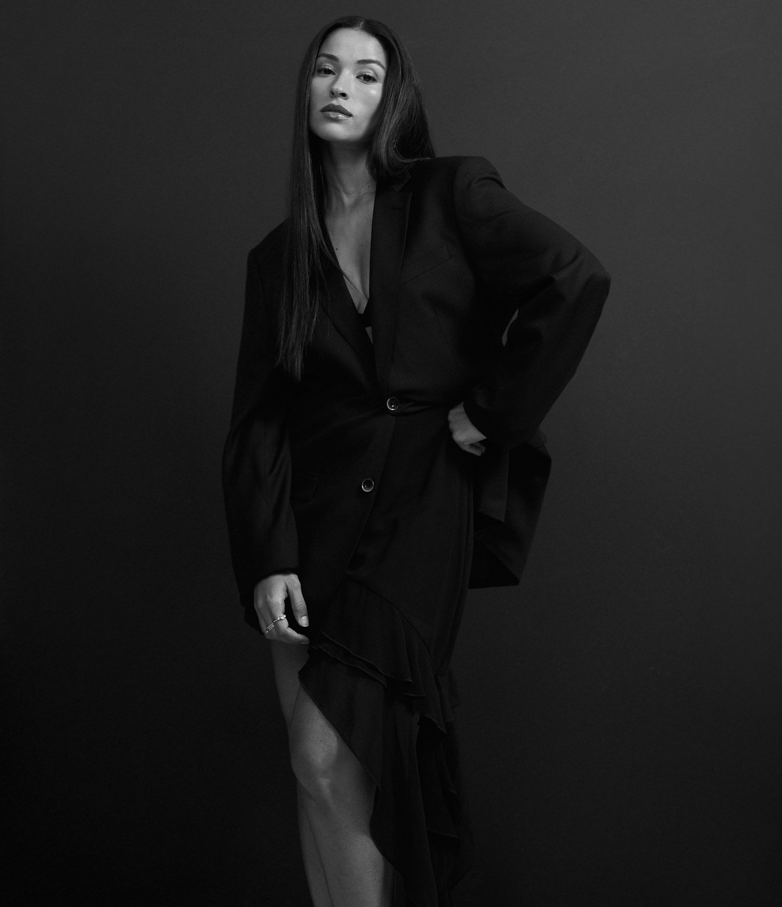 Saia Curta em Chiffon com Babados e Ponta Alongada Preto 5