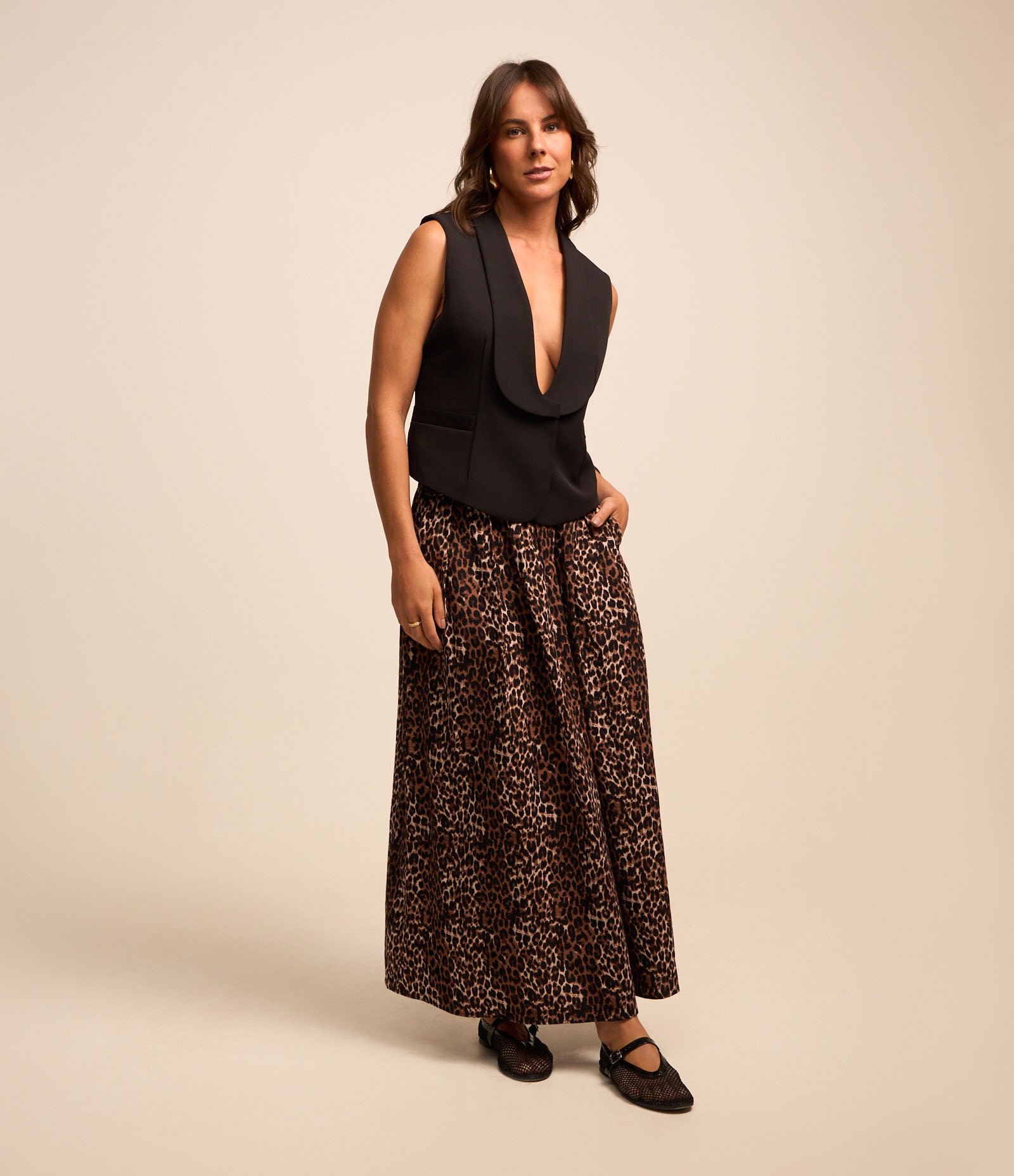 Colete em Crepe com Lapela Diferenciada e Amarração Preto 2