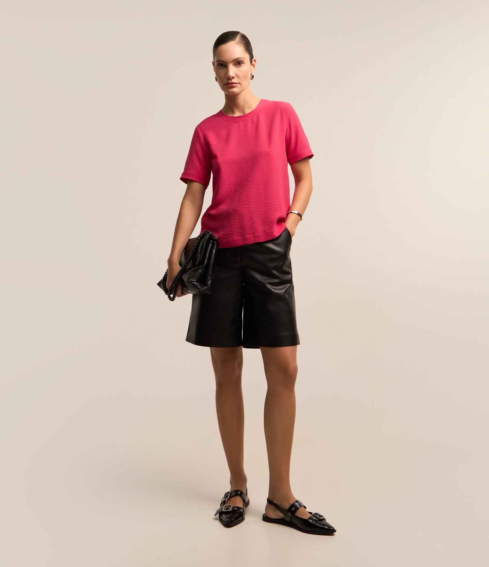 Blusa com Abertura nas Costas e Detalhes Pespontados Rosa Pink 2