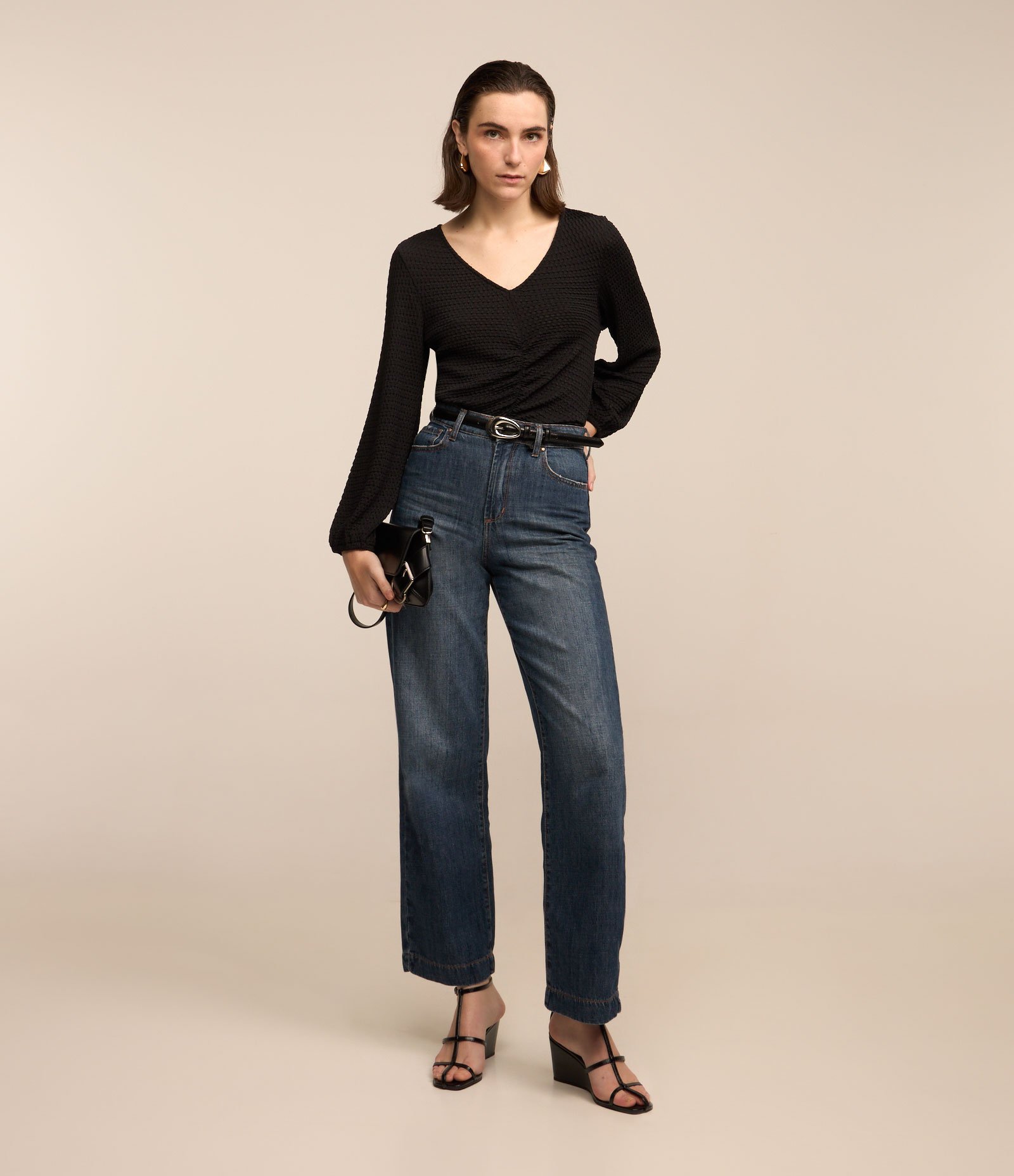 Blusa em Poliamida com Texturas e Detalhe Drapeado Preto 2