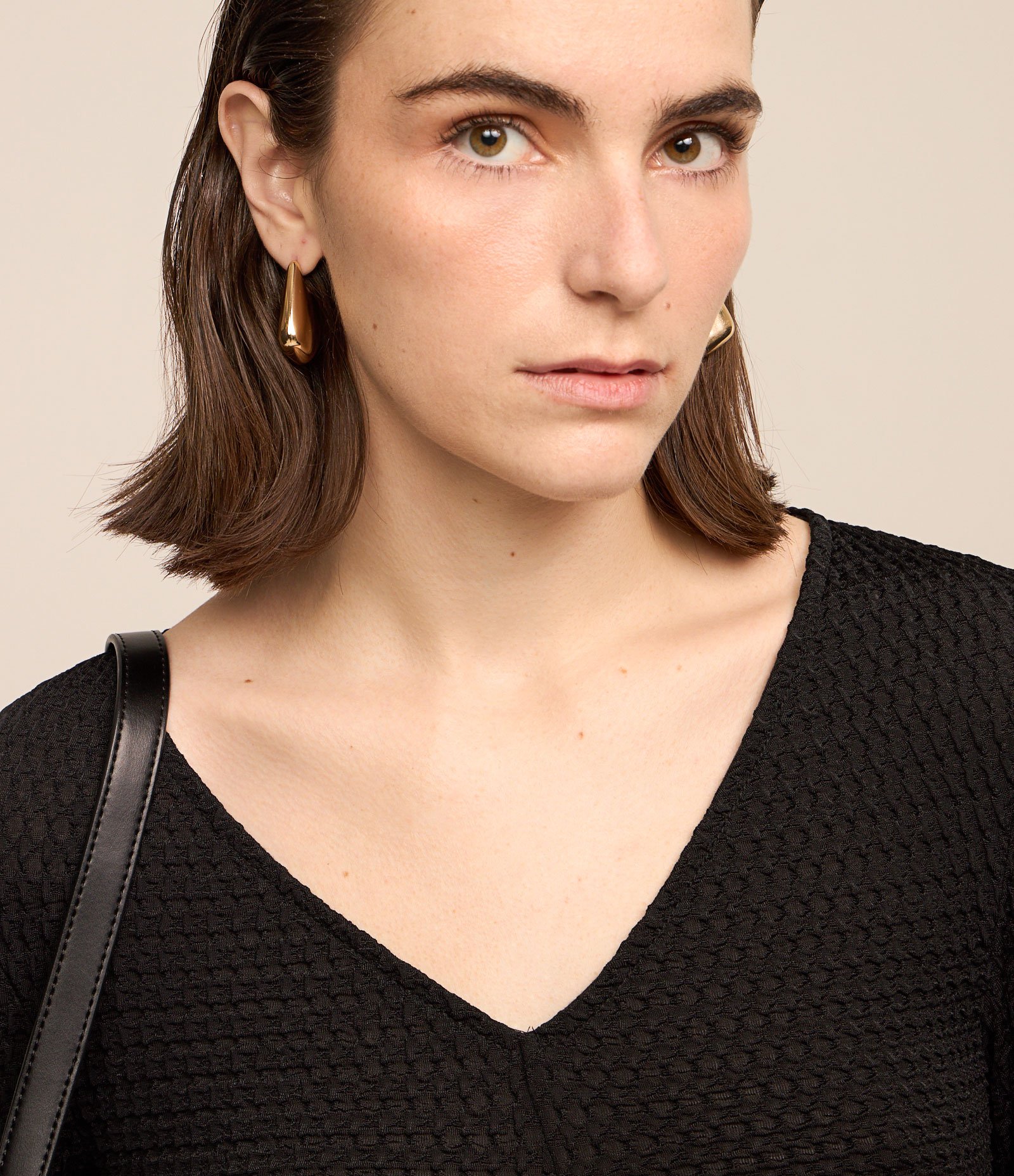 Blusa em Poliamida com Texturas e Detalhe Drapeado Preto 3