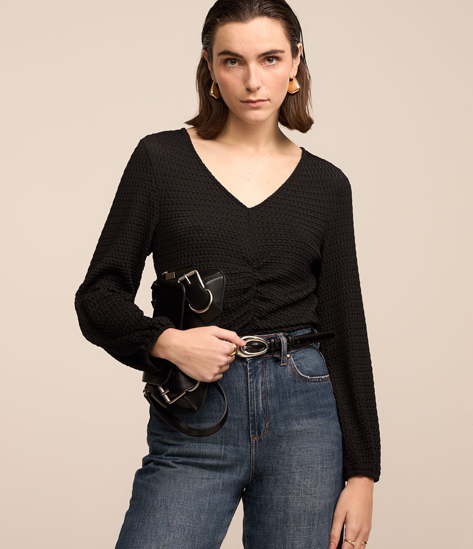 Blusa em Poliamida com Texturas e Detalhe Drapeado Preto 4