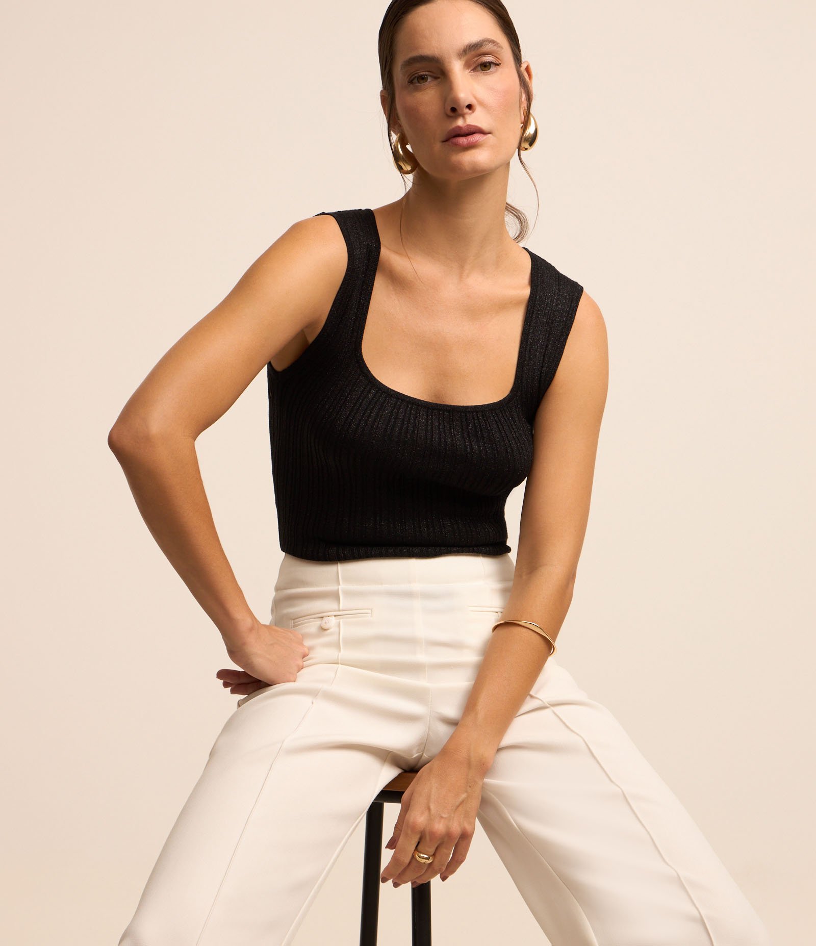 Blusa em Viscose com Efeito Metalizado e Decote Quadrado Preto 5