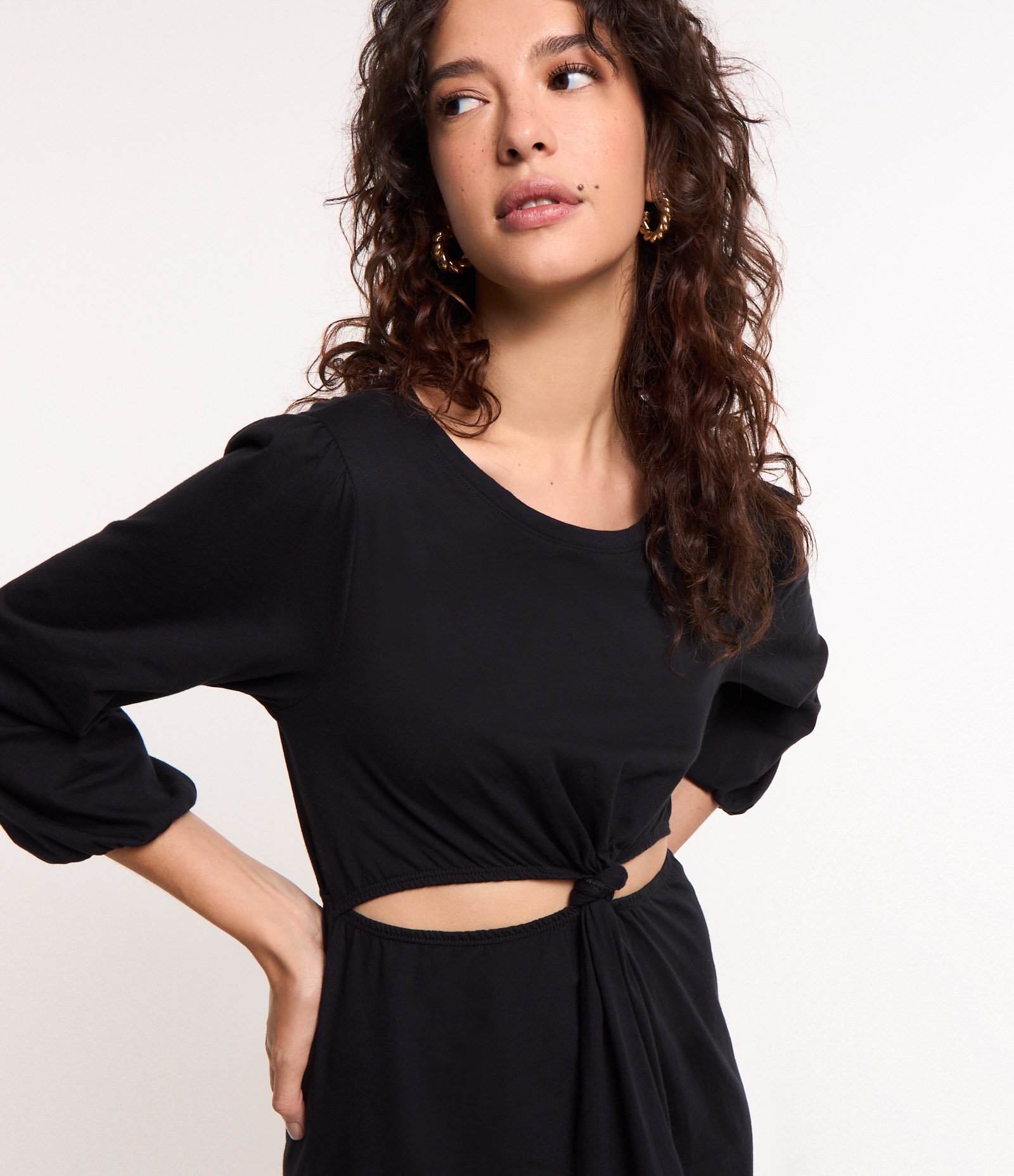 Vestido Curto em Algodão com Nó Central e Recorte Vazado Preto 4