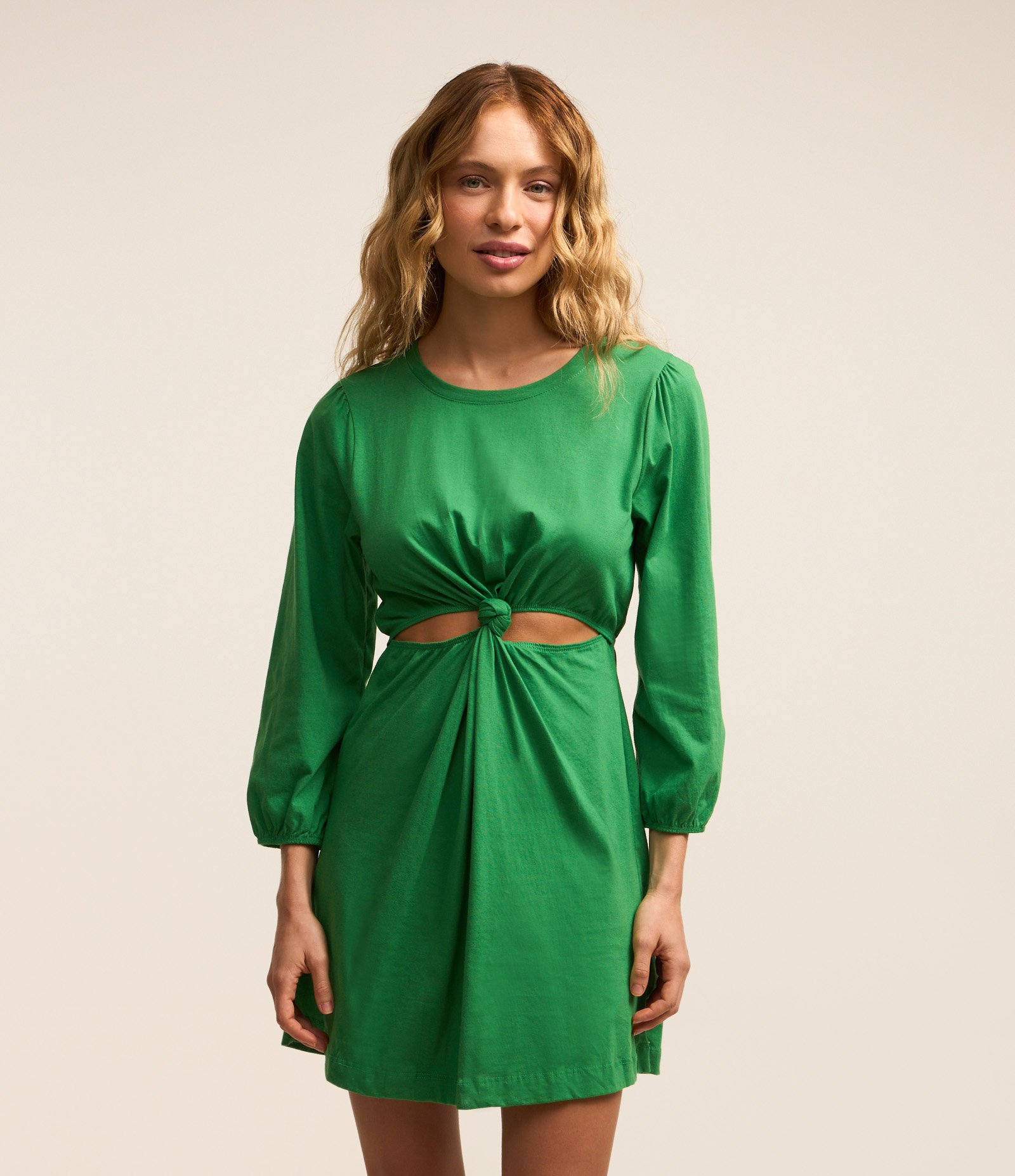 Vestido Curto em Algodão com Nó Central e Recorte Vazado Verde 1