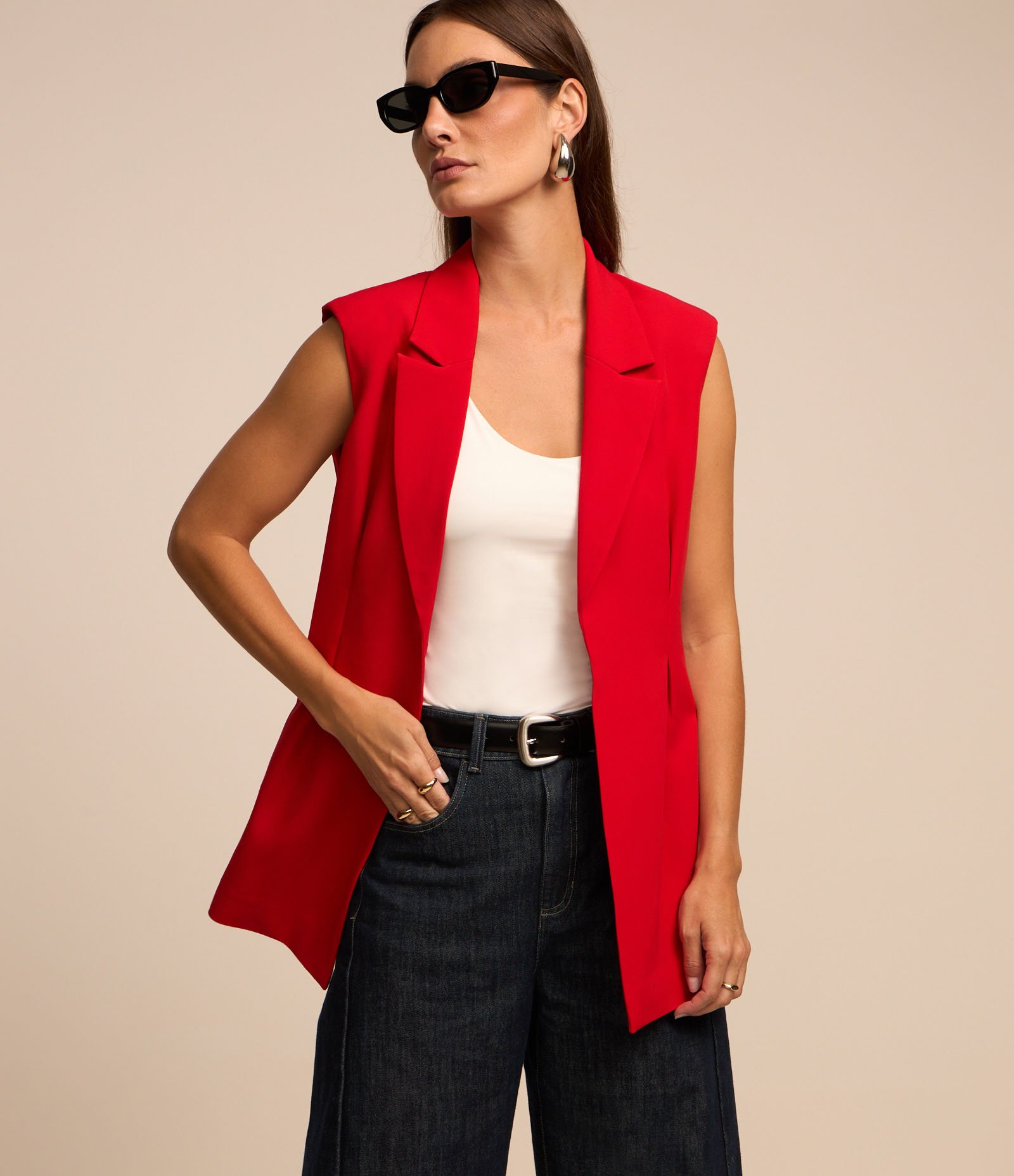 Colete Longo em Crepe com Cinto Afivelado Vermelho 3