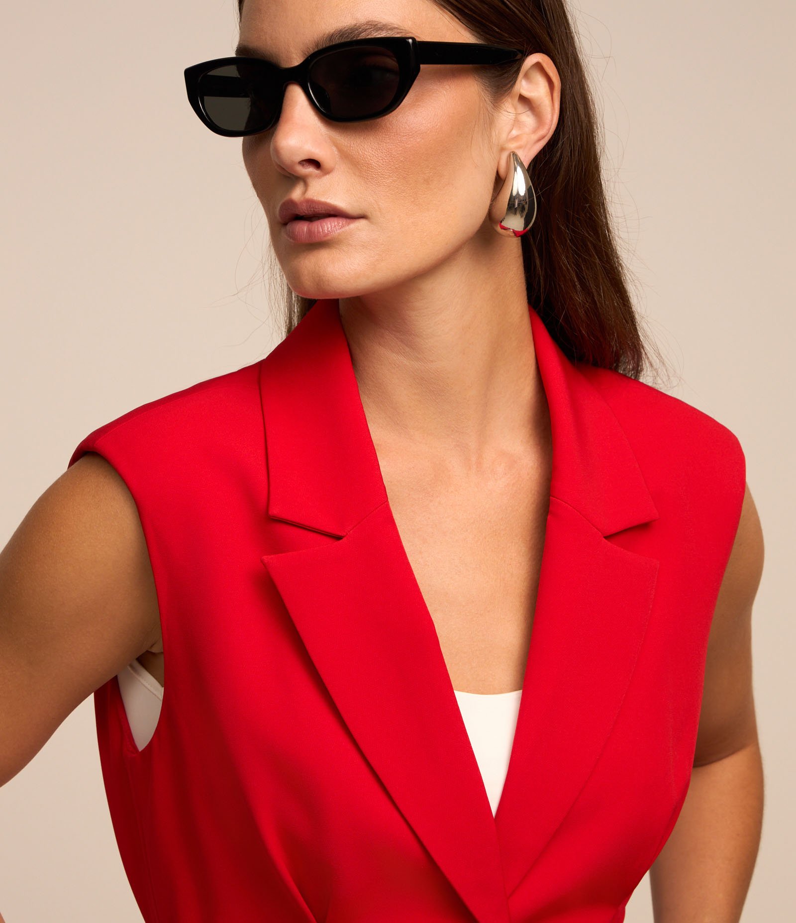 Colete Longo em Crepe com Cinto Afivelado Vermelho 9