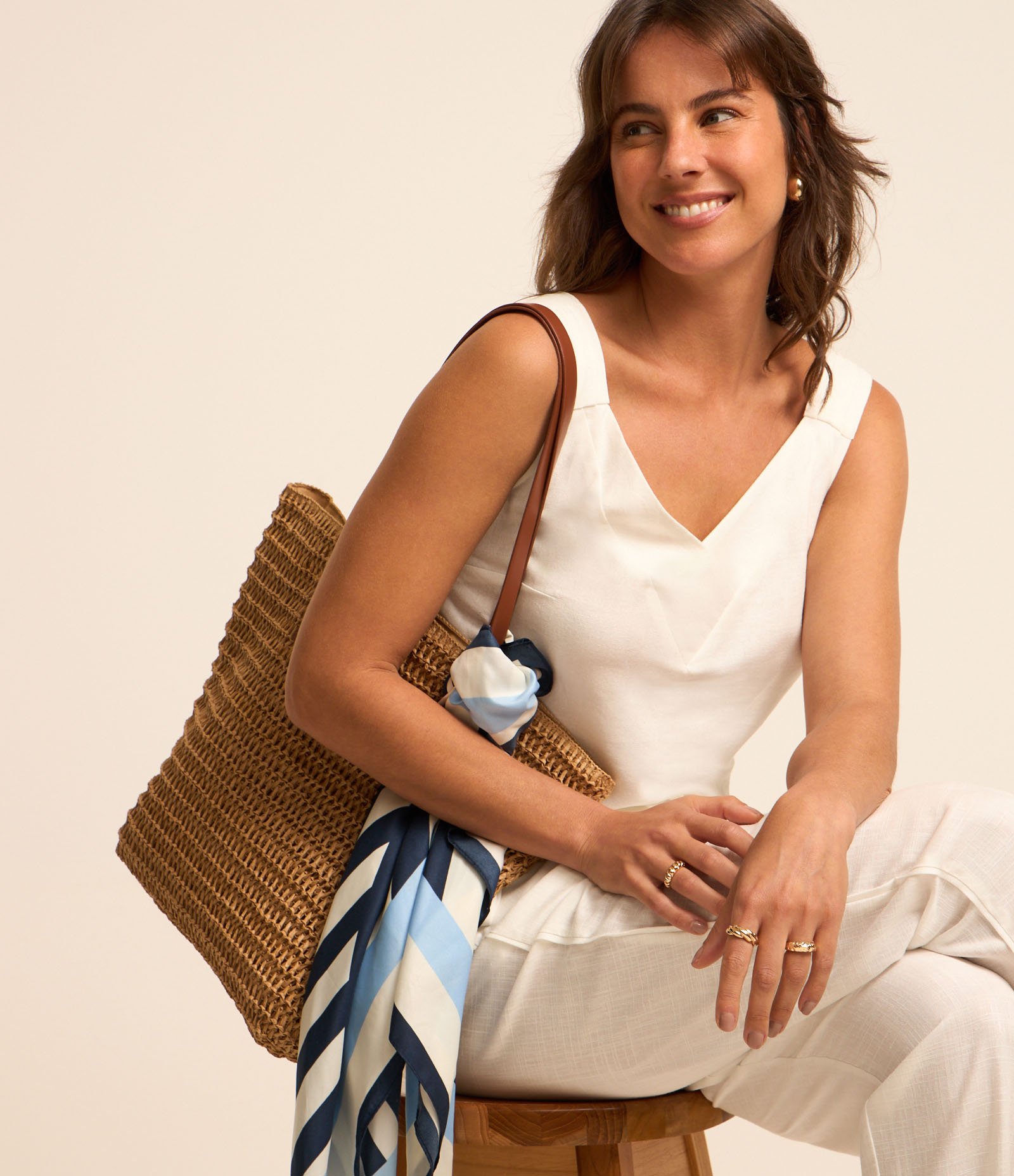 Calça Fluída em Viscolinho com Cós Elástico e Amarração 5