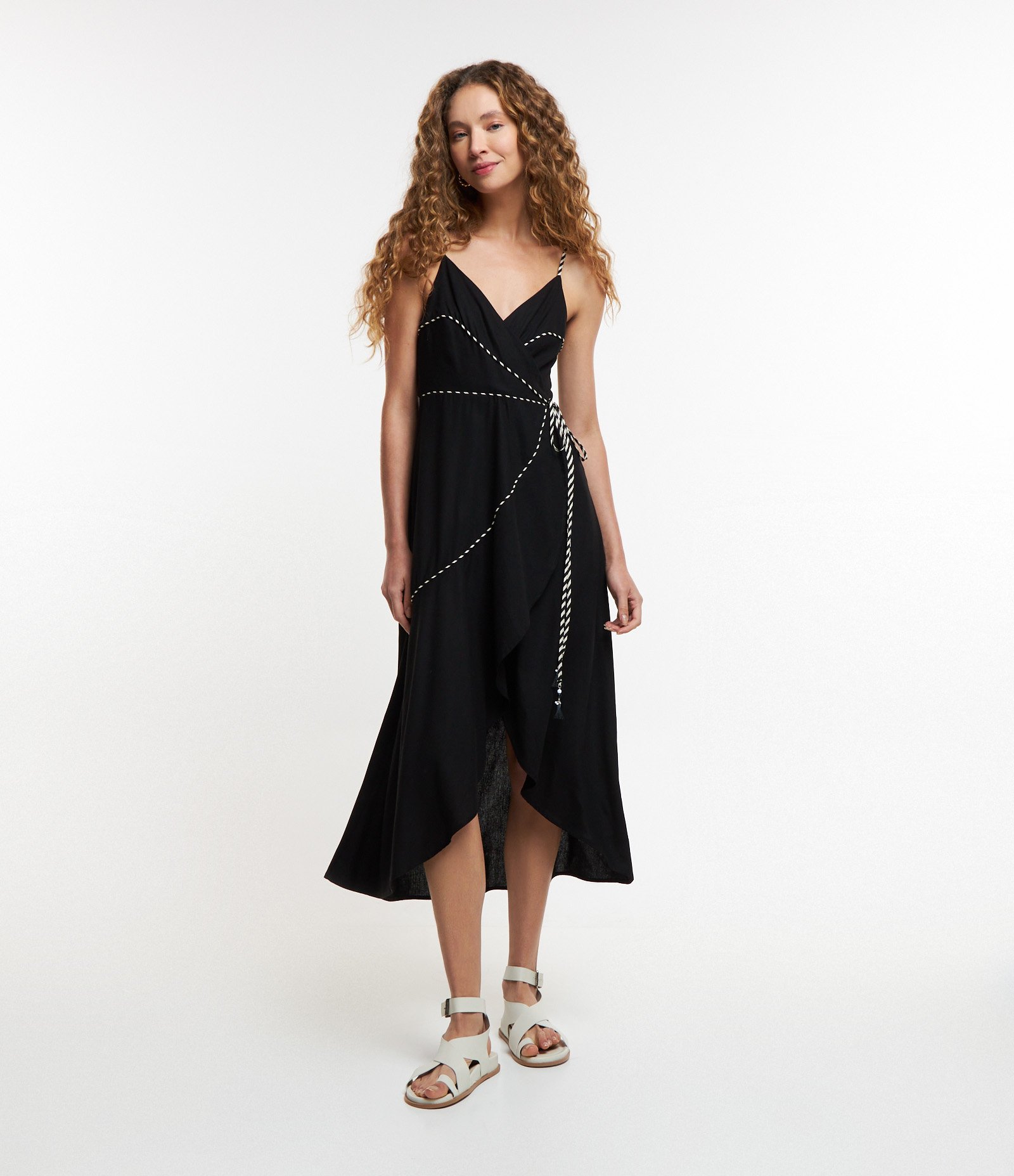 Vestido New Midi em Viscose e Linho Transpassado com Amarração Lateral Preto 1