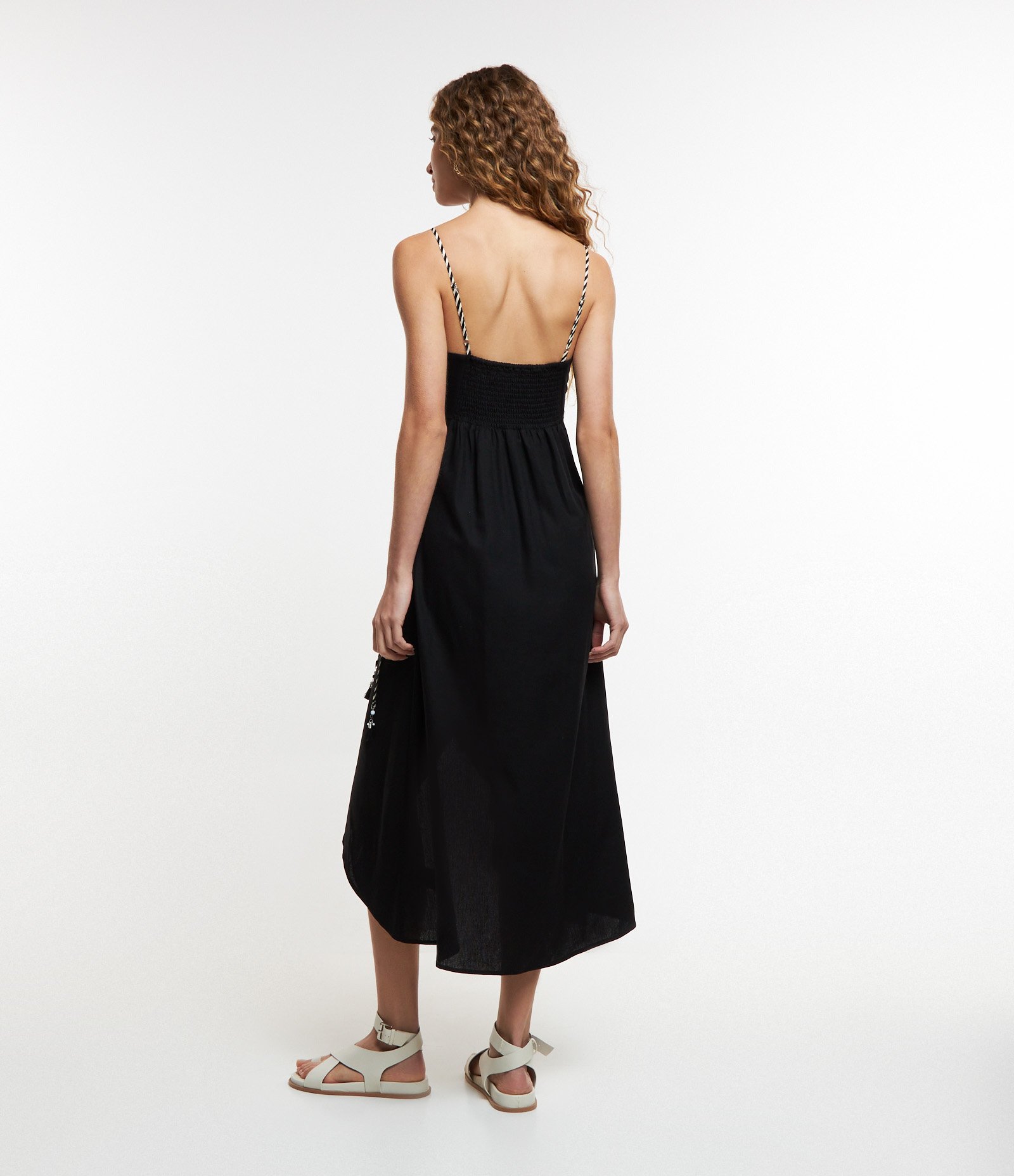 Vestido New Midi em Viscose e Linho Transpassado com Amarração Lateral Preto 3