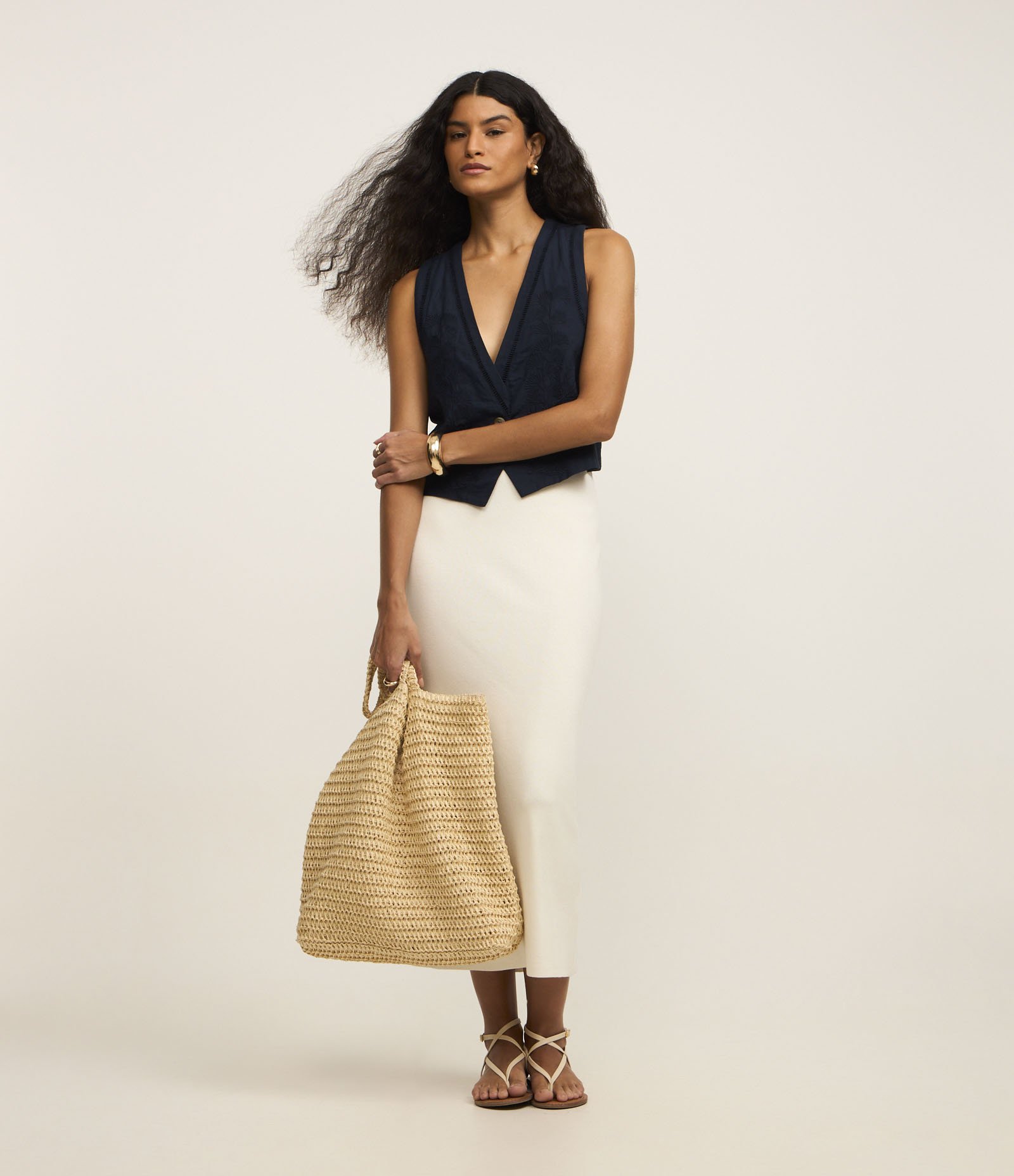 Colete em Alfaiataria com Bordado Floral Azul 2