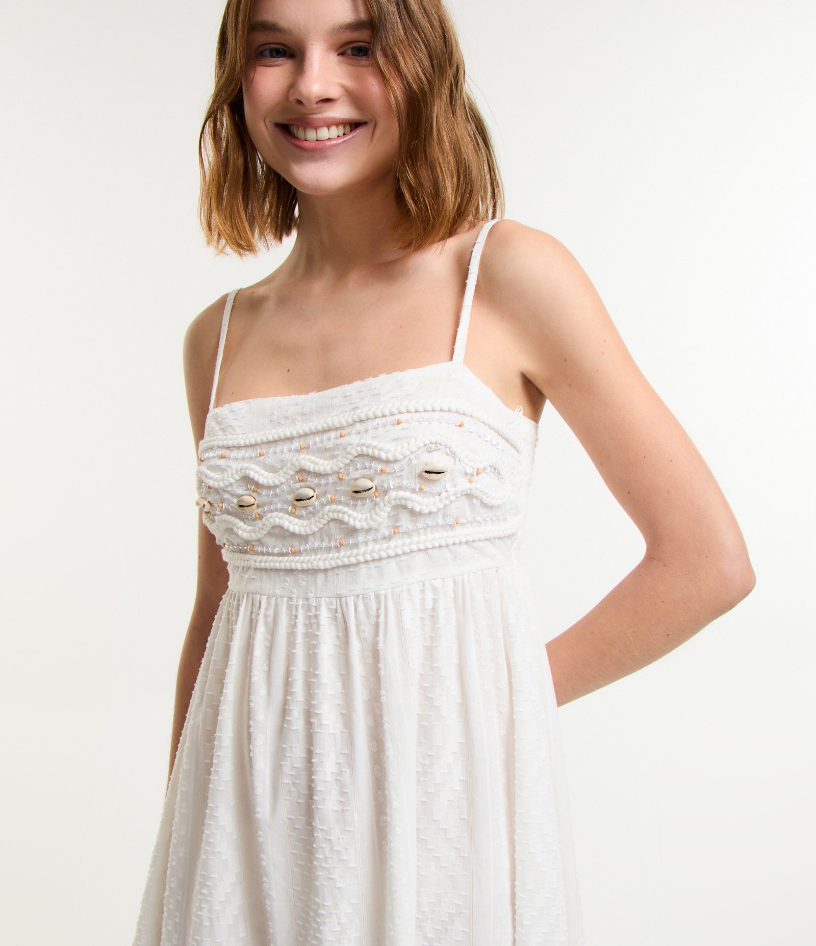 Vestido New Midi com Conchas Bordadas Branco 4
