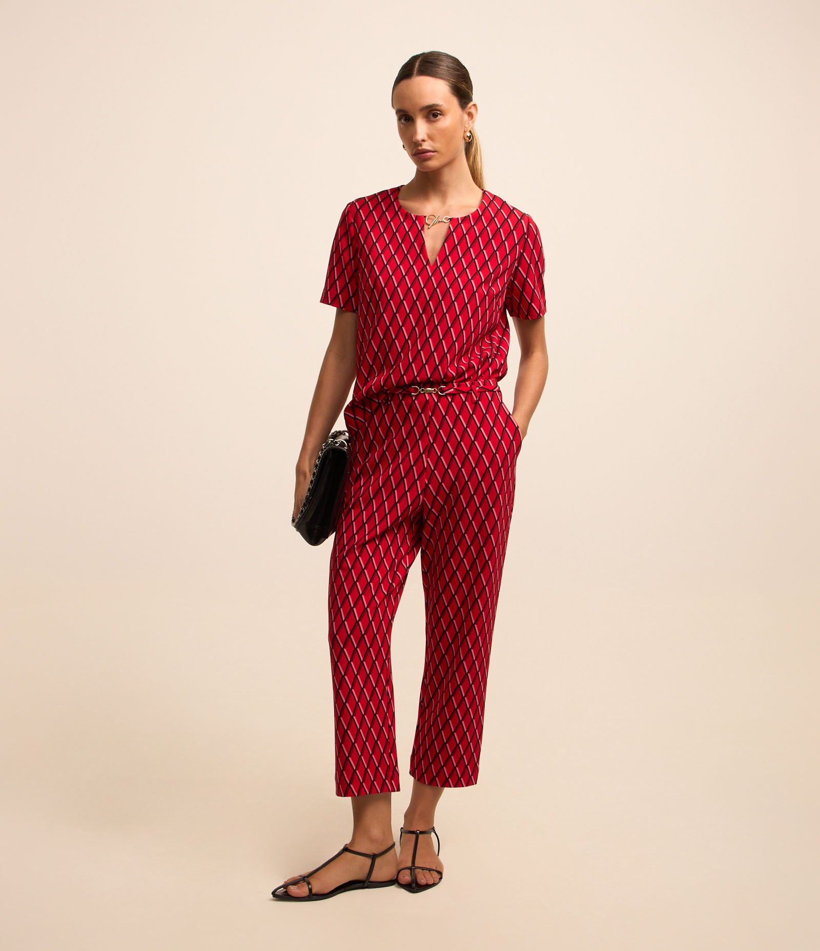 Blusa em Crepe com Detalhe na Gola e Estampa Geométrica Vermelho 3