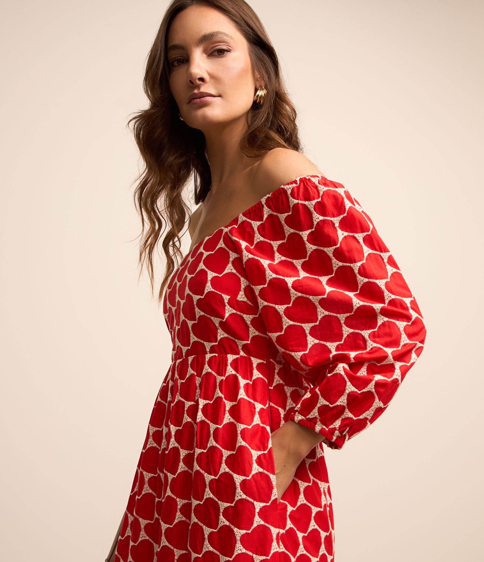 Vestido Midi Evasê em Laise com Bordado de Coração e Manga Bufante Vermelho 4