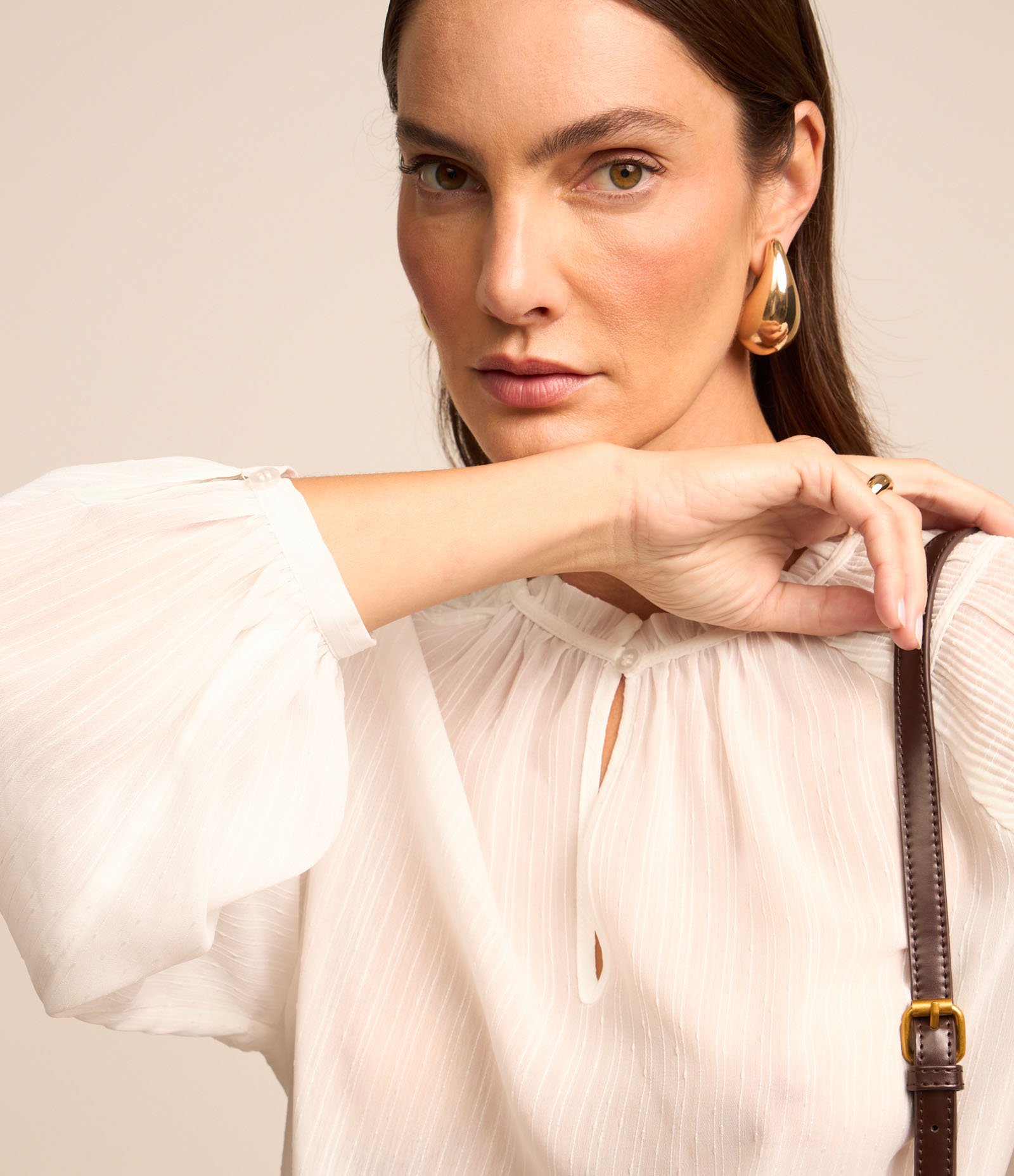 Blusa Texturizada em Chiffon com Detalhe nos Ombros Branco 4