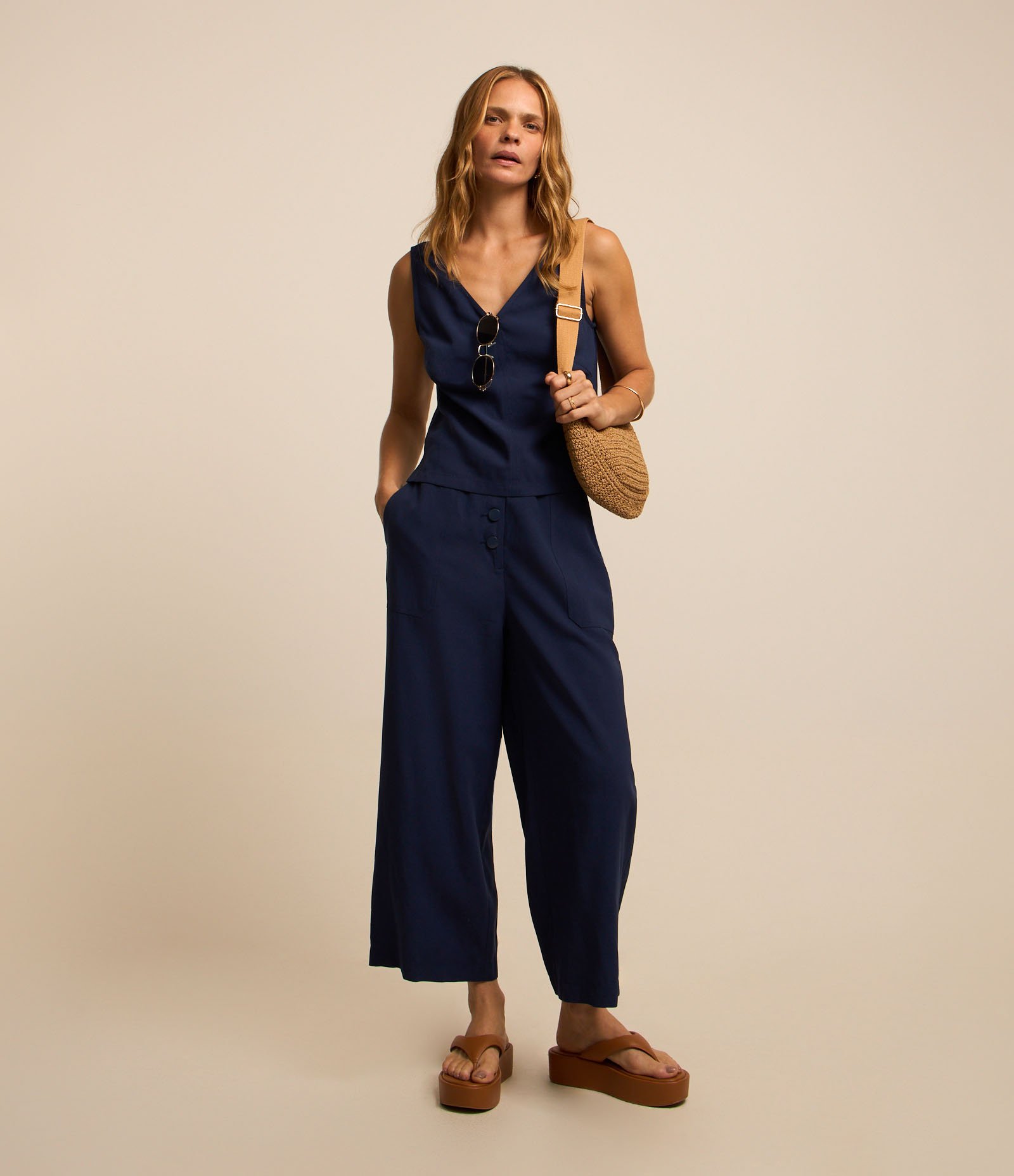 Blusa em Viscose com Decote V e Efeito Sarjado 2