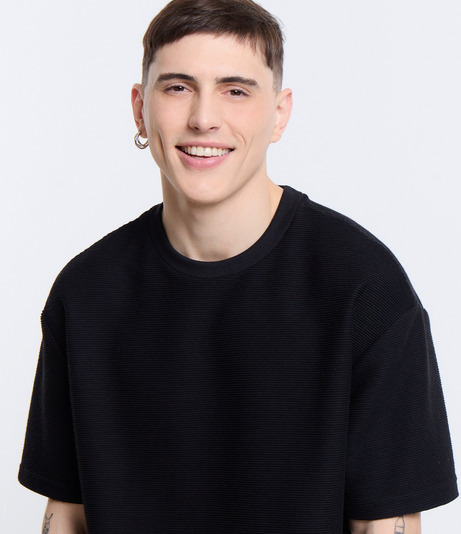 Camiseta Relaxed em Algodão com Leve Textura Preto 4