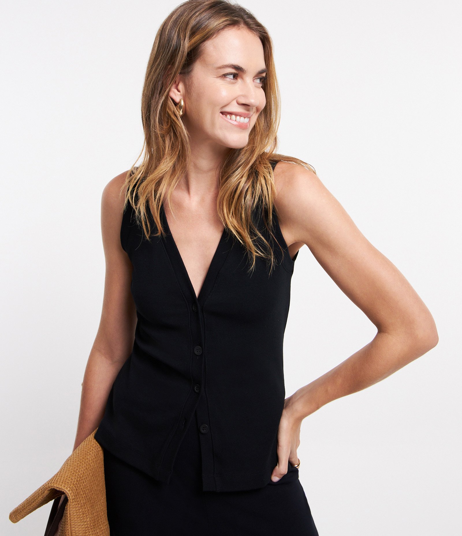 Blusa Colete Canelada em Ribana com Abotoamento Preto 1