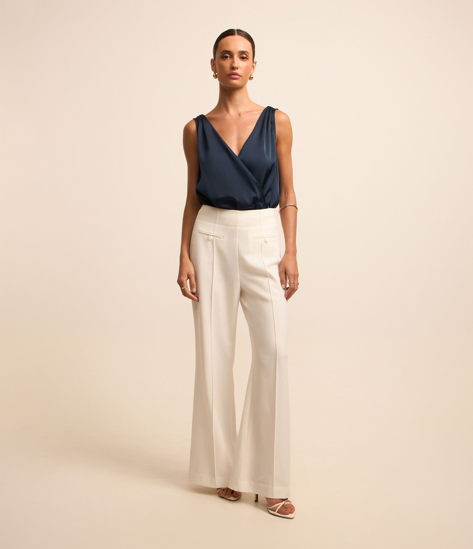 Body Sem Manga em Tecido Acetinado com Transpasse 3