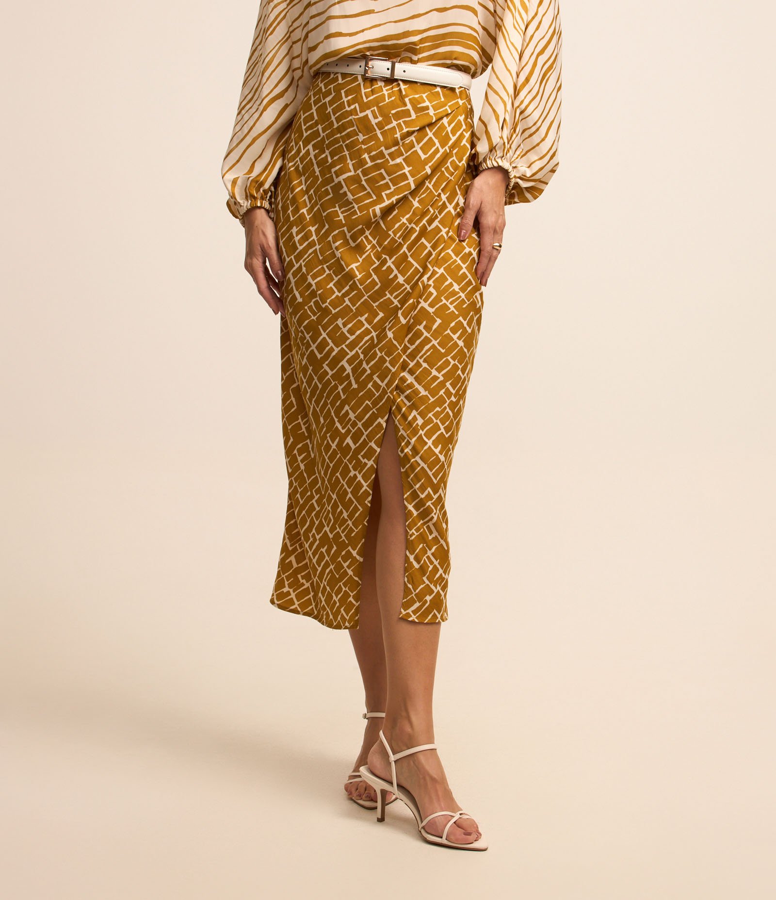 Saia Lápis Acetinada com Estampa Rajada Amarelo 3