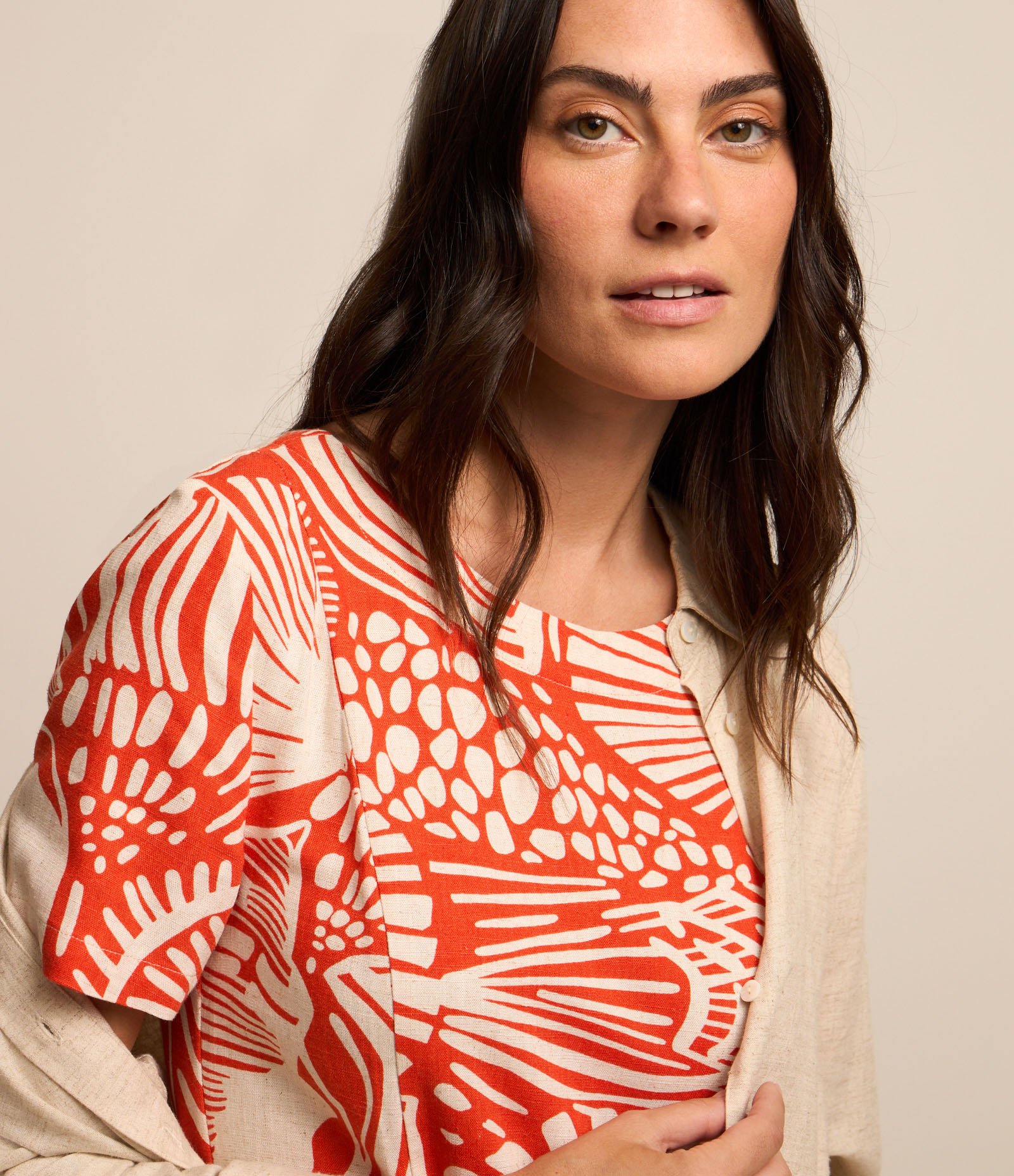 Vestido Curto em Viscolinho com Conchas Estampadas Laranja 3