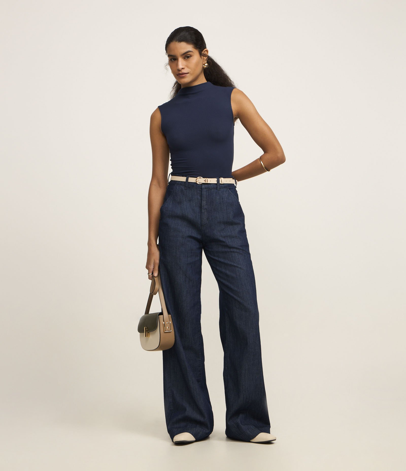 Blusa Sem Manga em Viscose com Gola Alta e Textura Canelada Azul Marinho 2