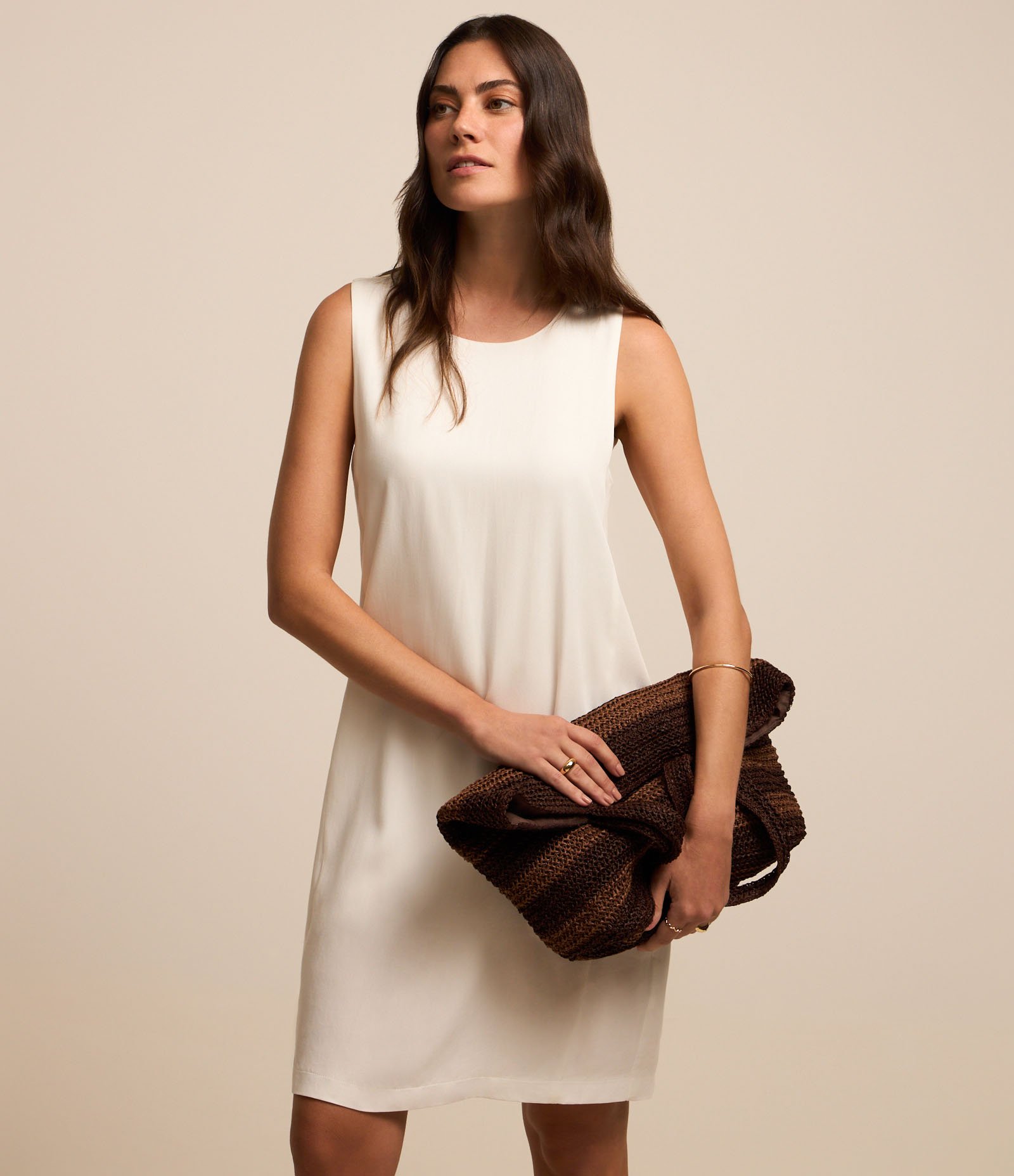 Vestido em Viscolinho com Alça Larga e Fechamento em Zíper nas Costas Branco Neve 1