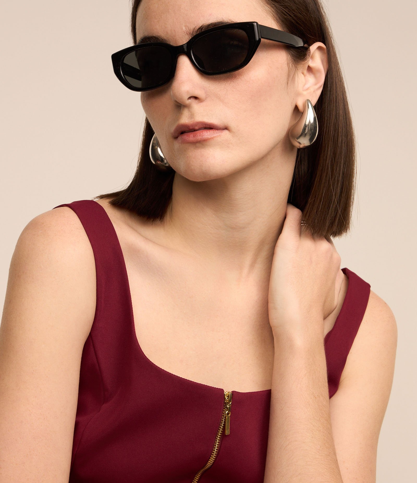 Blusa Corsetada em Crepe com Bolso Lapela e Fechamento em Zíper Vermelho Vinho 4