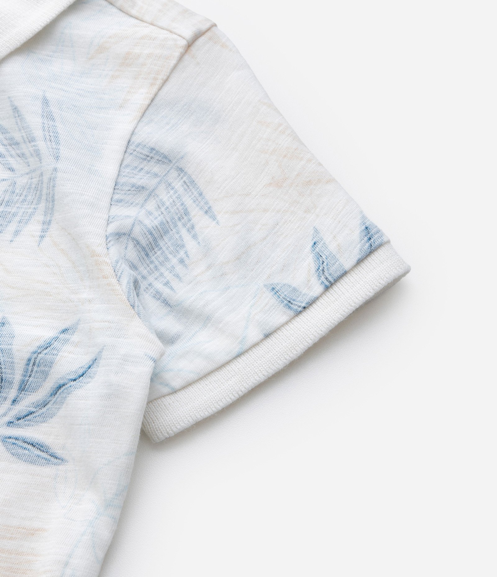 Camiseta Polo Infantil com Estampa de Folhagens - Tam 1 a 5 anos Branco/Azul 6