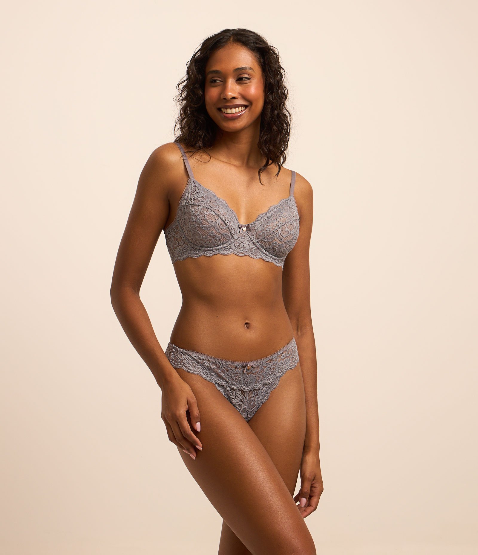 Sutiã Sem Bojo e Com Aro em Renda Floral Cinza 2