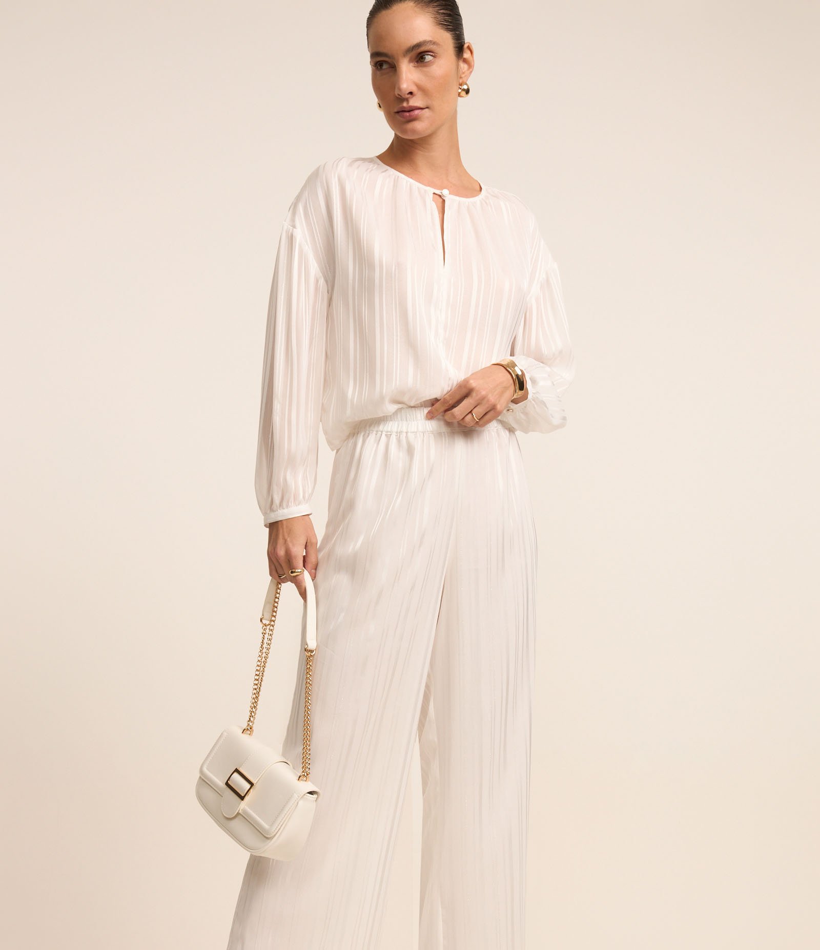 Calça Wide Leg Cintura Alta em Chiffon com Fio Metalizado Off White 2