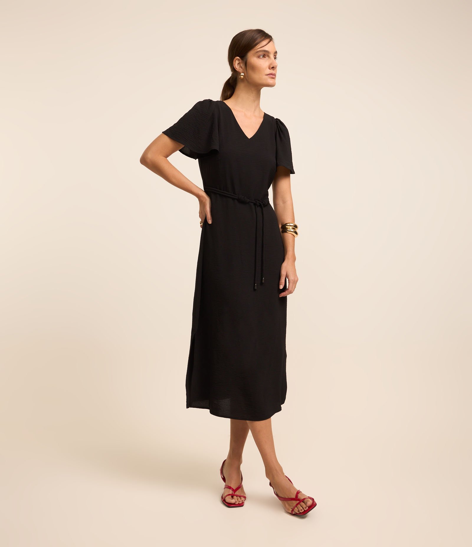 Vestido Evasê Midi com Efeito Airflow e Amarração Preto 1