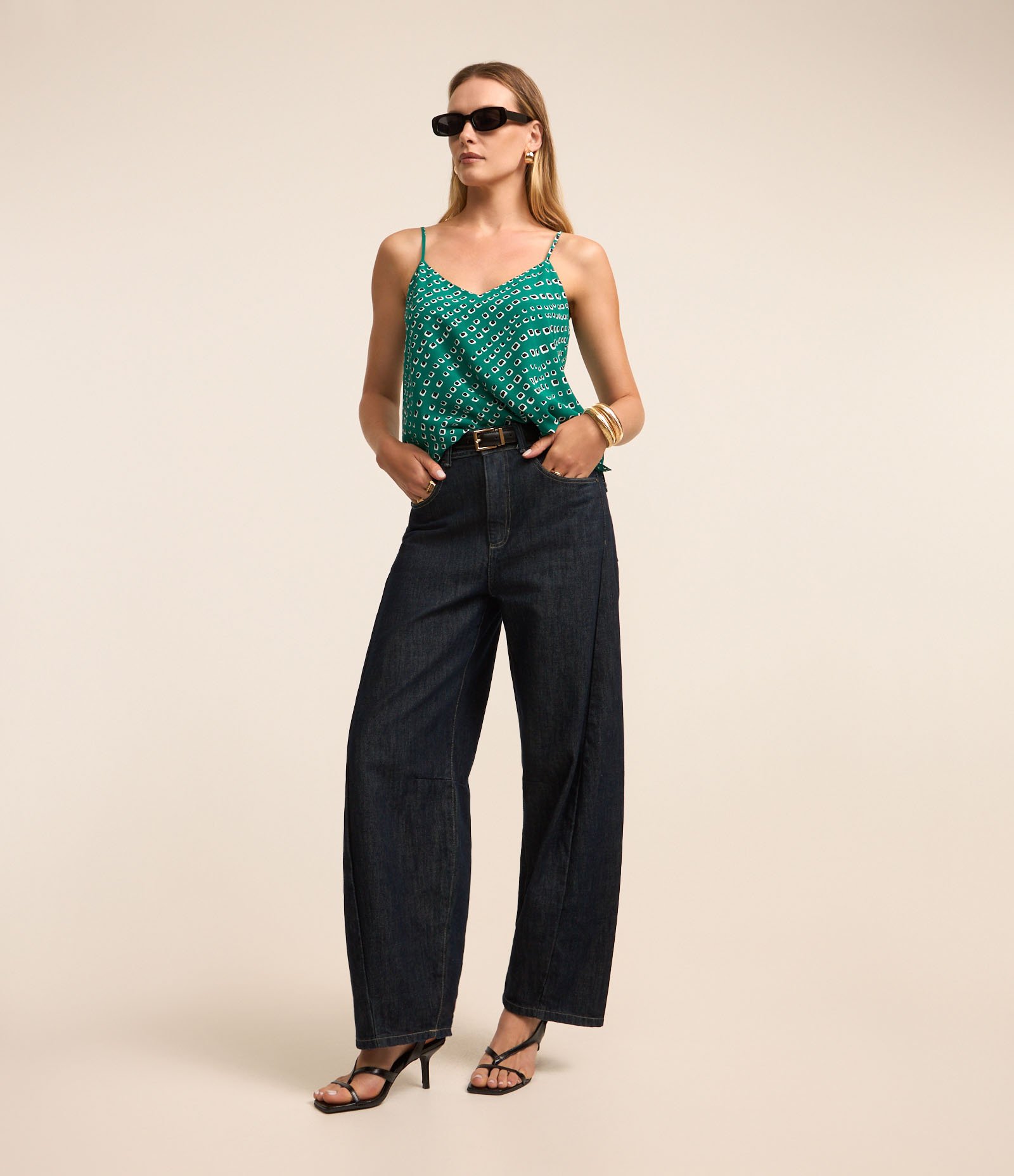 Blusa em Crepe com Decote V e Estampa Geométrica Verde 2