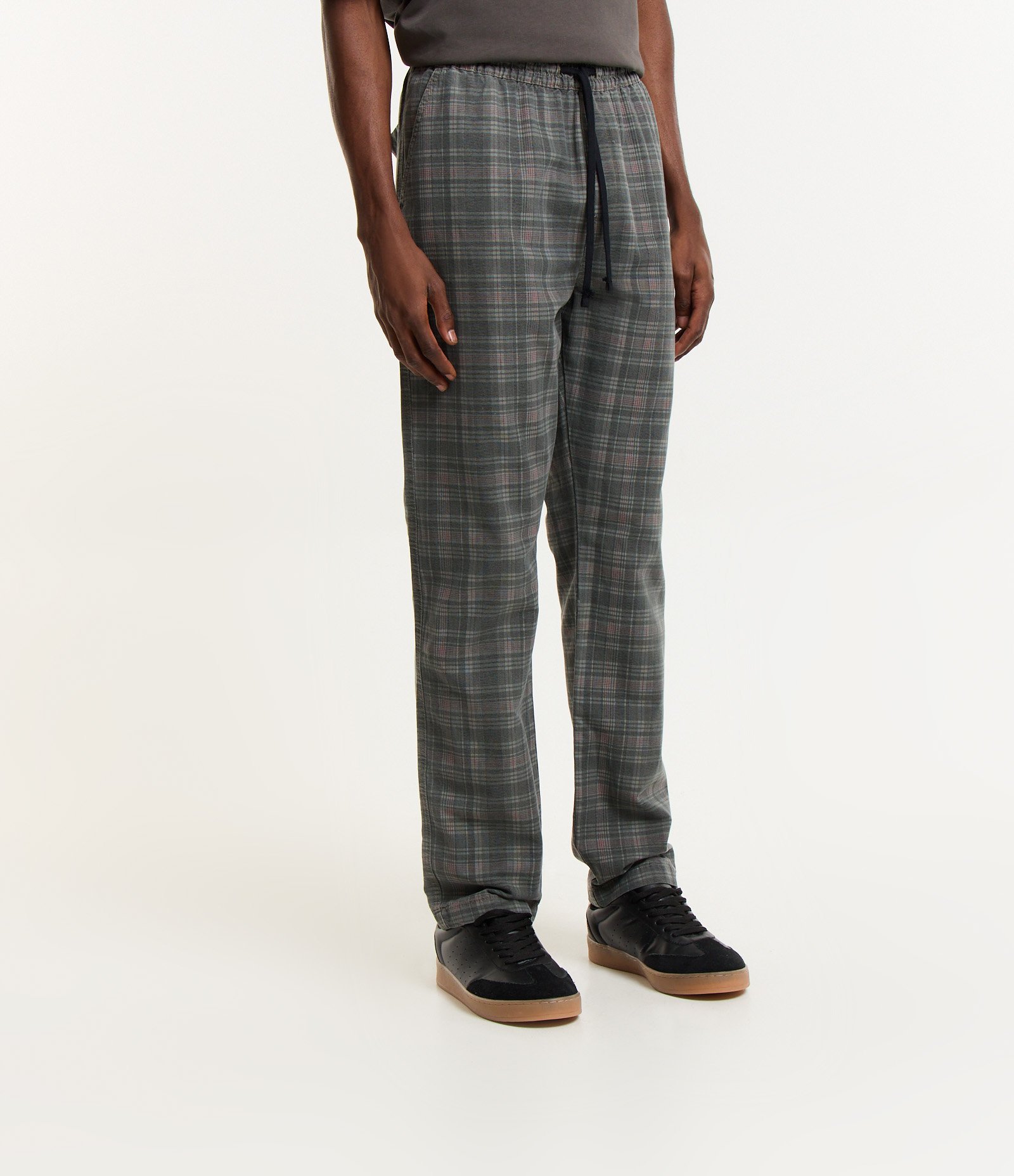 Calça Cargo em Sarja com Estampa Xadrez e Amarração na Cintura Cinza 2