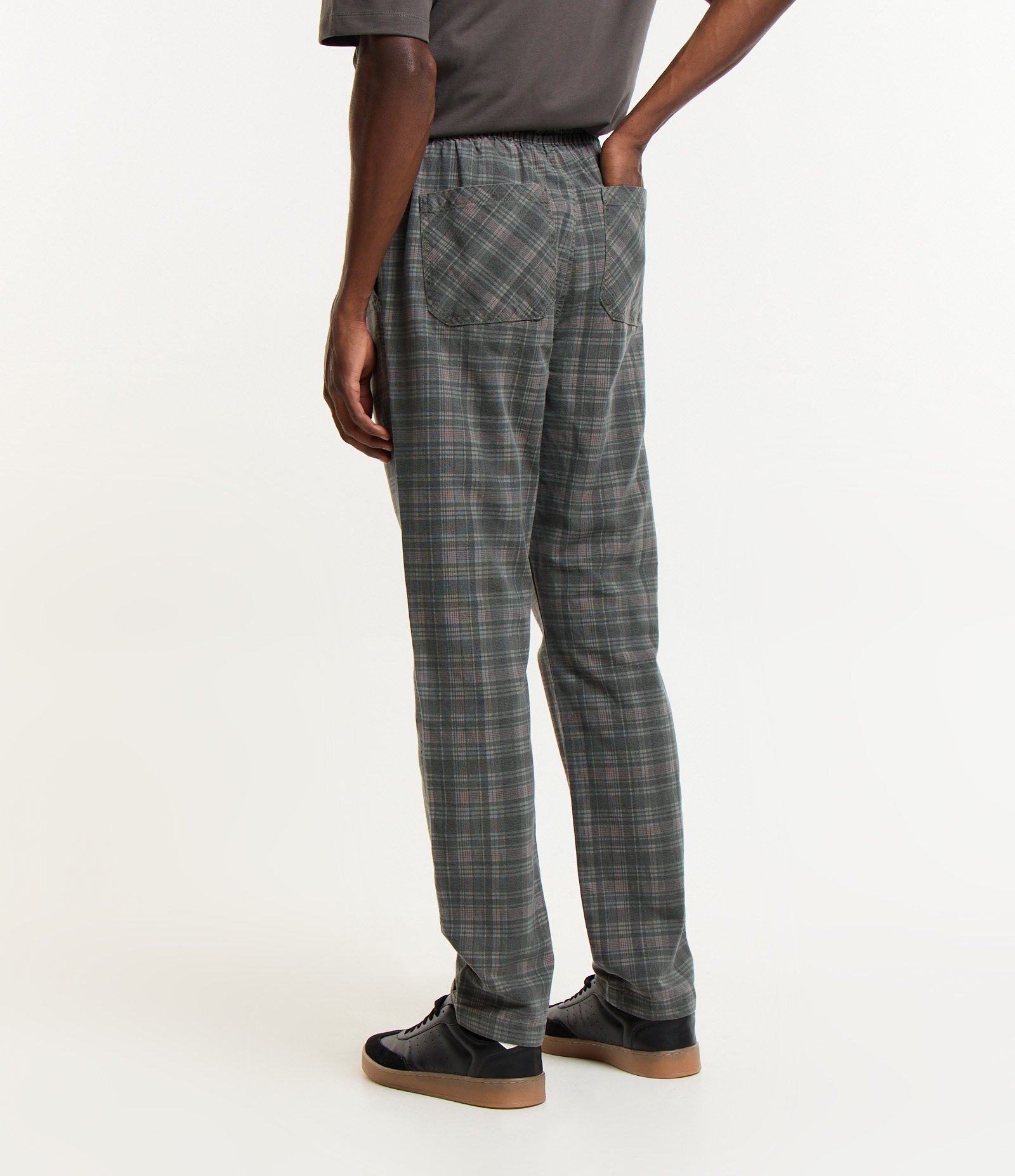 Calça Cargo em Sarja com Estampa Xadrez e Amarração na Cintura Cinza 3